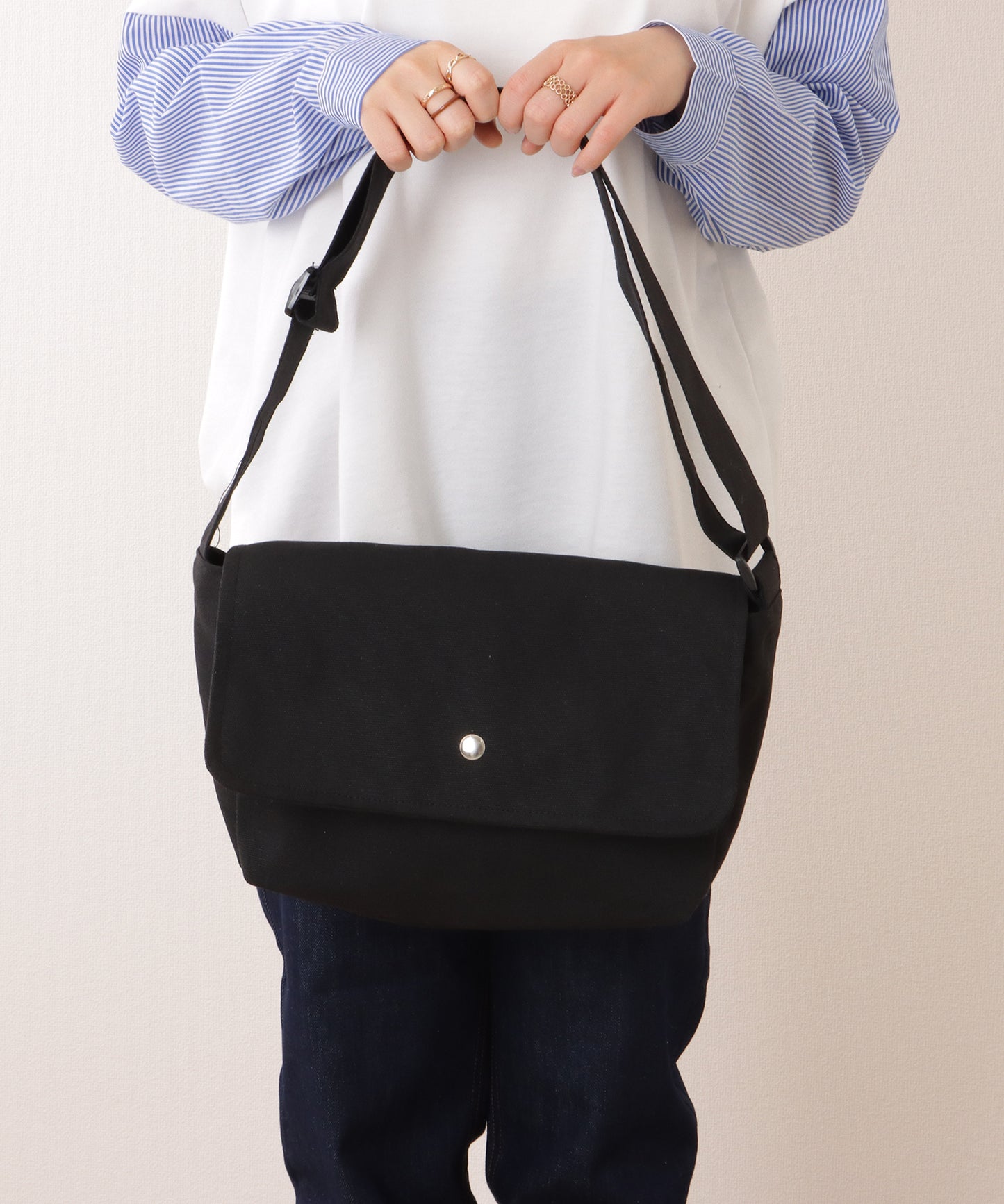 フラップ付き スクエア キャンバス ショルダーバッグ