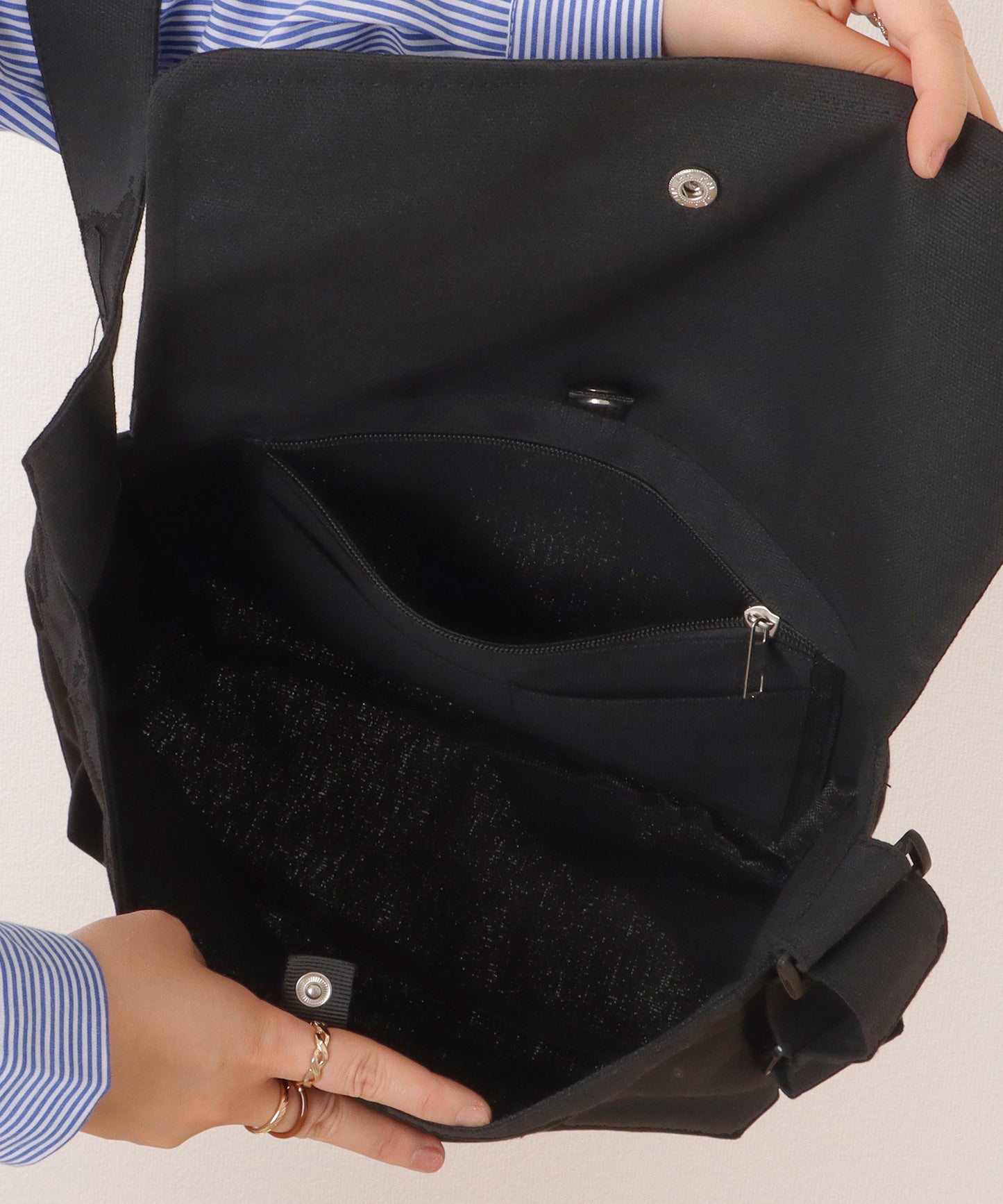 フラップ付き スクエア キャンバス ショルダーバッグ