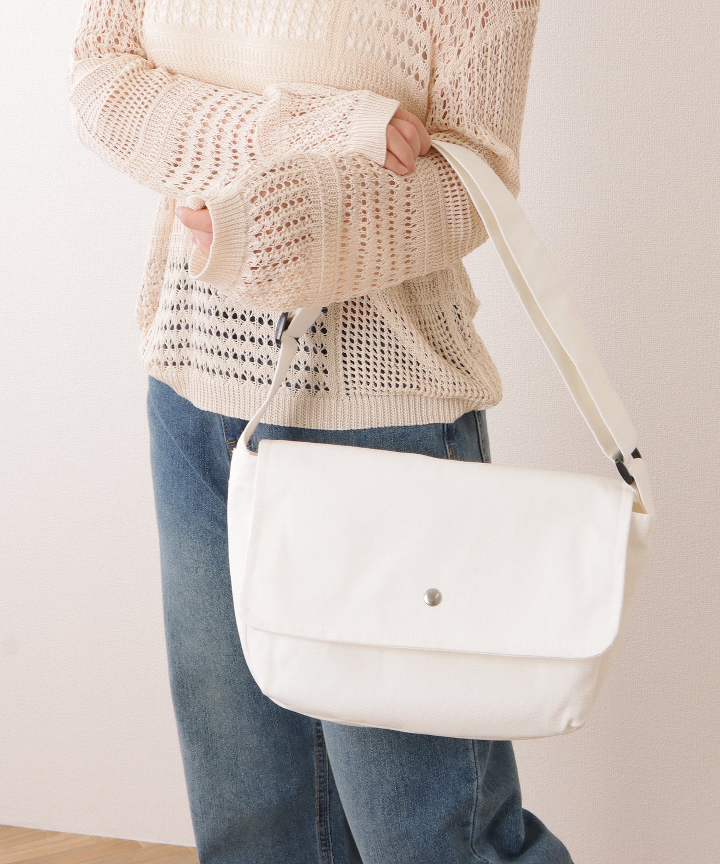 フラップ付き スクエア キャンバス ショルダーバッグ