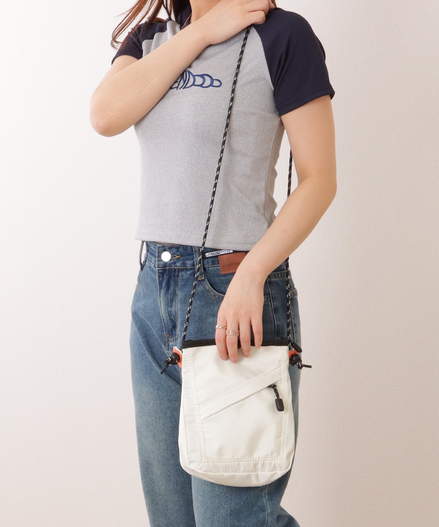 コード ストラップ 多ポケット サコッシュ バッグ