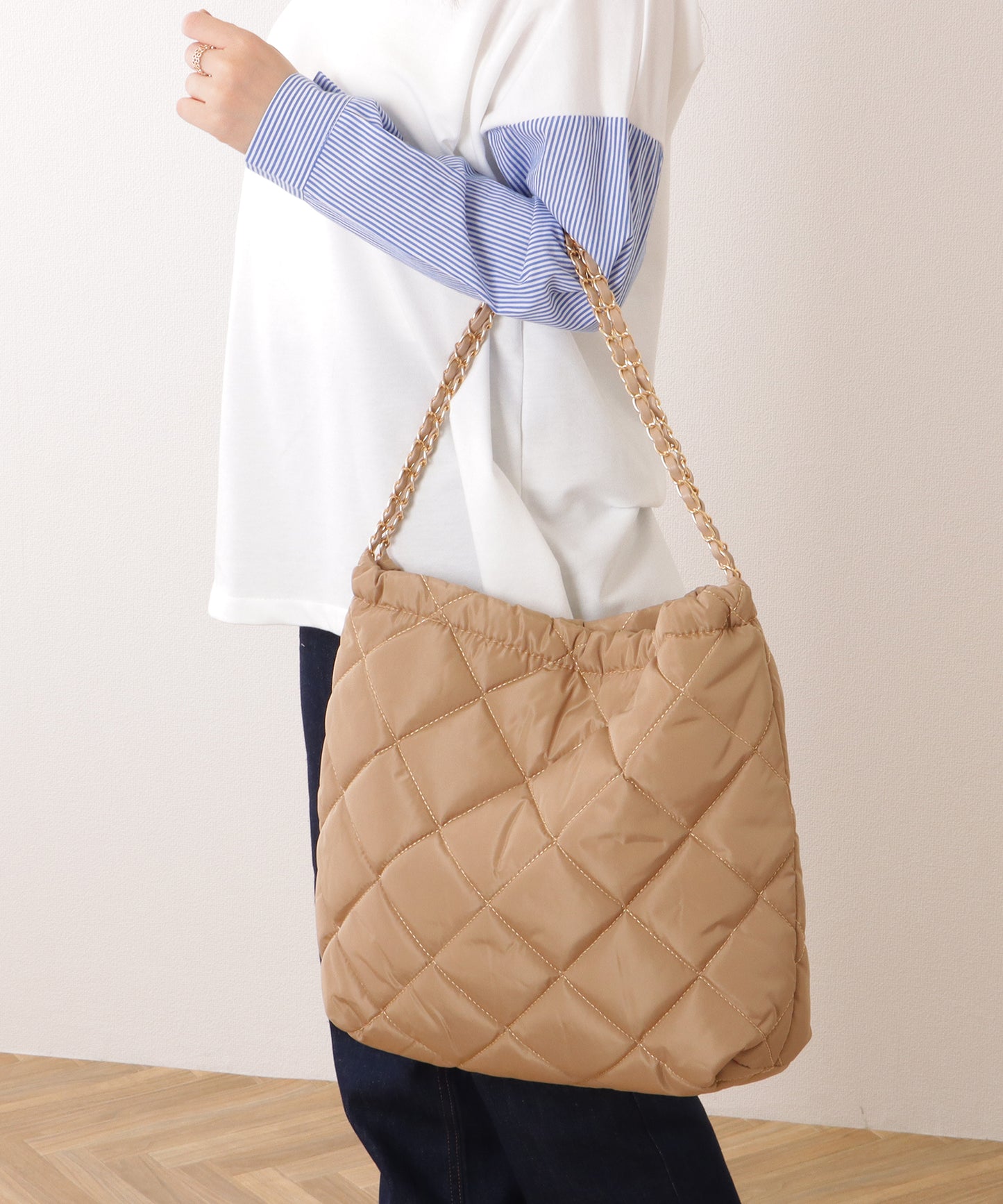 マルチポーチ付きキルティングチェーンショルダーバッグ