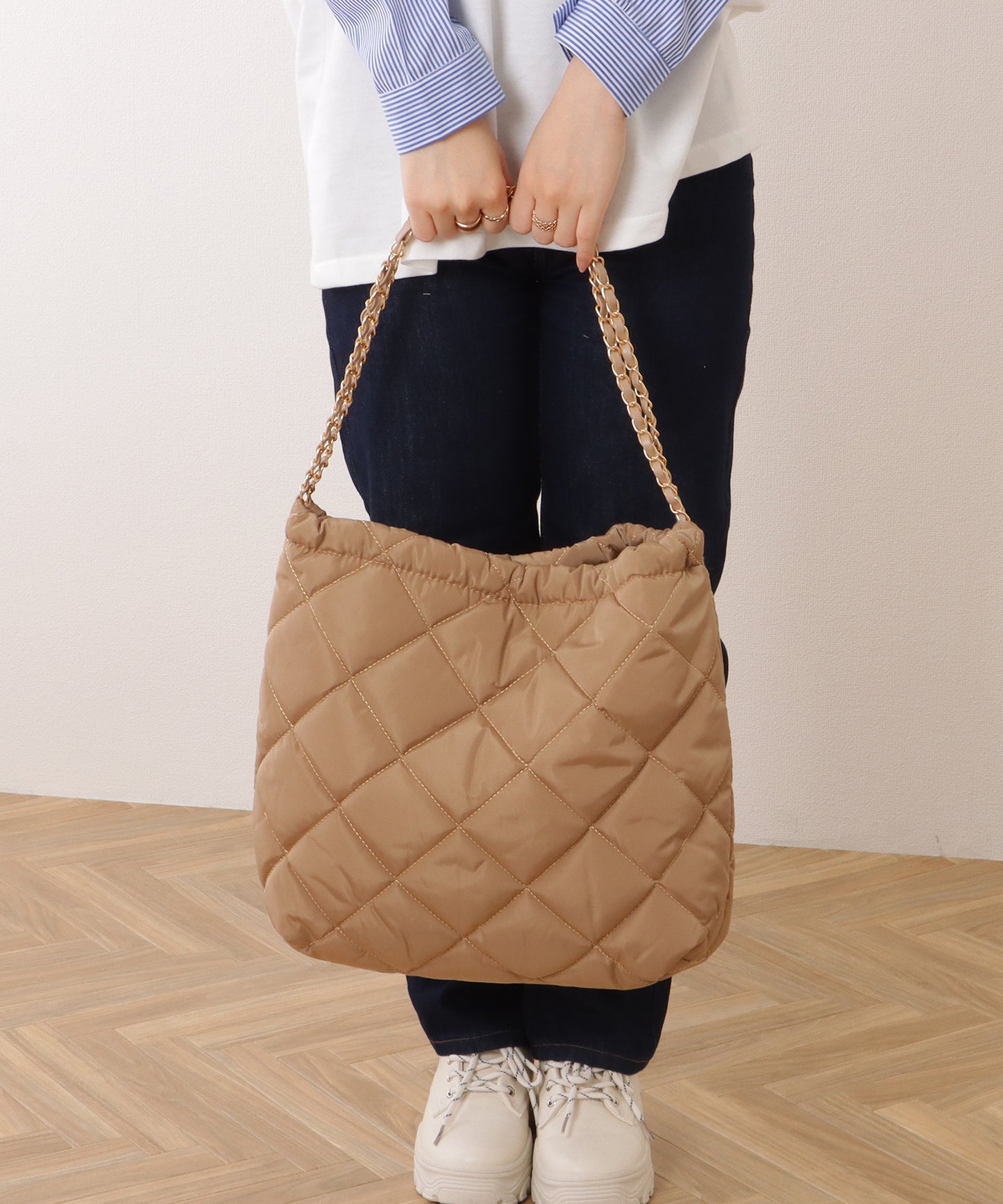 マルチポーチ付きキルティングチェーンショルダーバッグ
