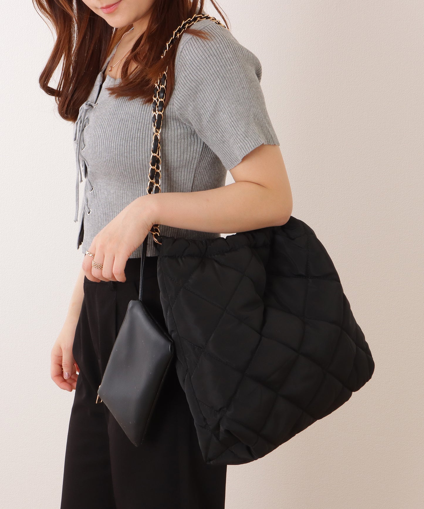 マルチポーチ付きキルティングチェーンショルダーバッグ