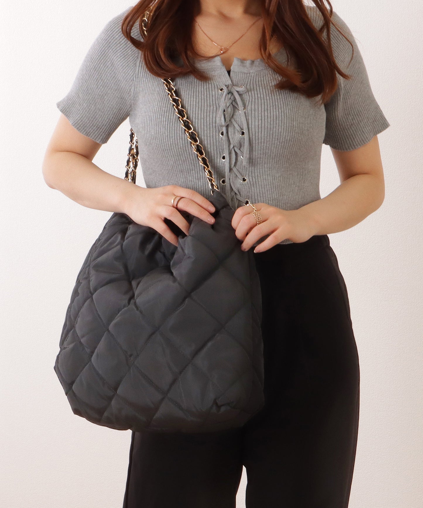 マルチポーチ付きキルティングチェーンショルダーバッグ