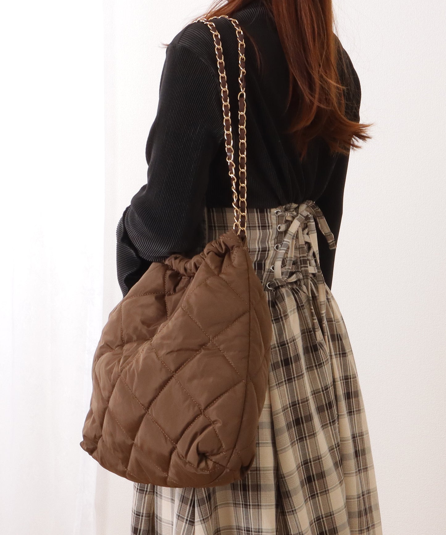 マルチポーチ付きキルティングチェーンショルダーバッグ