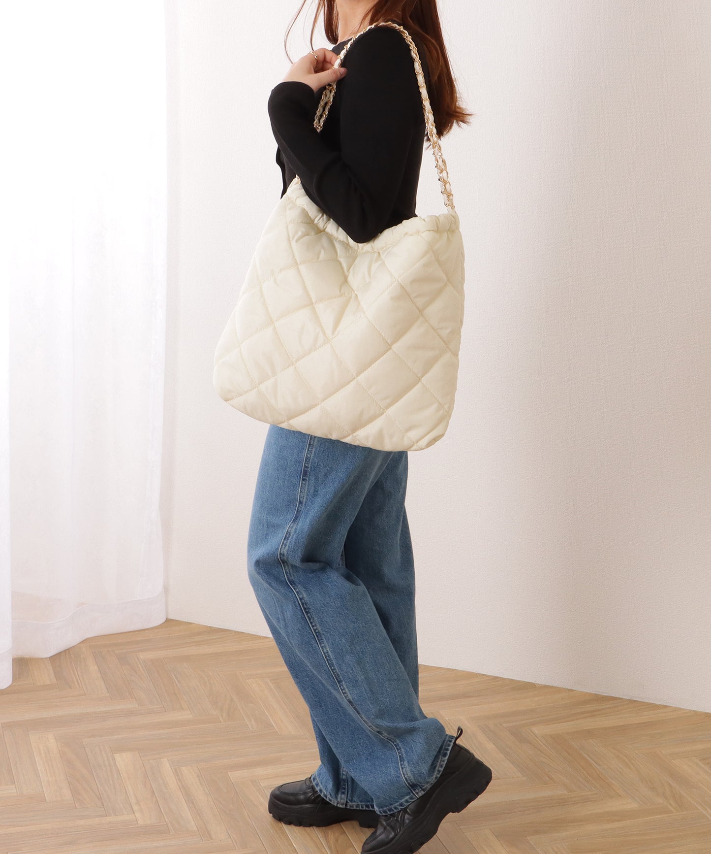 マルチポーチ付きキルティングチェーンショルダーバッグ