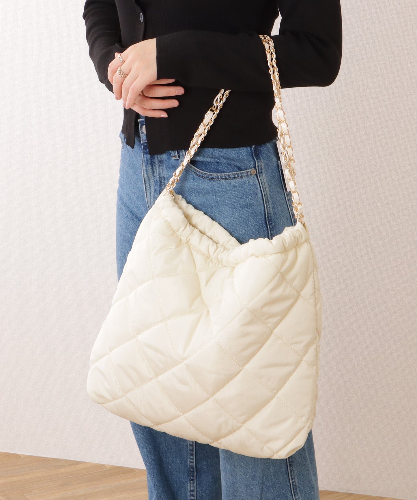 マルチポーチ付きキルティングチェーンショルダーバッグ