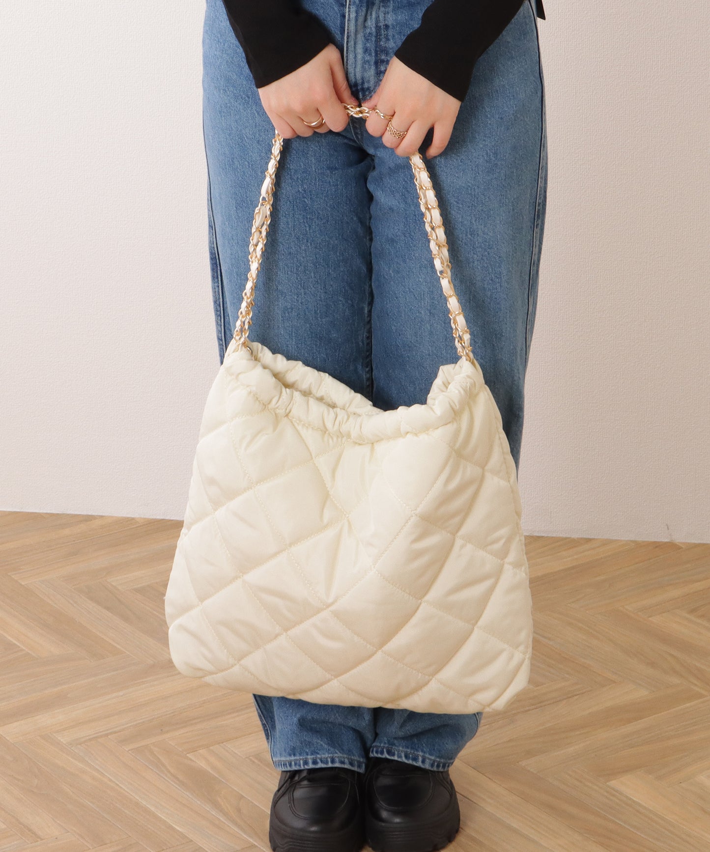 マルチポーチ付きキルティングチェーンショルダーバッグ