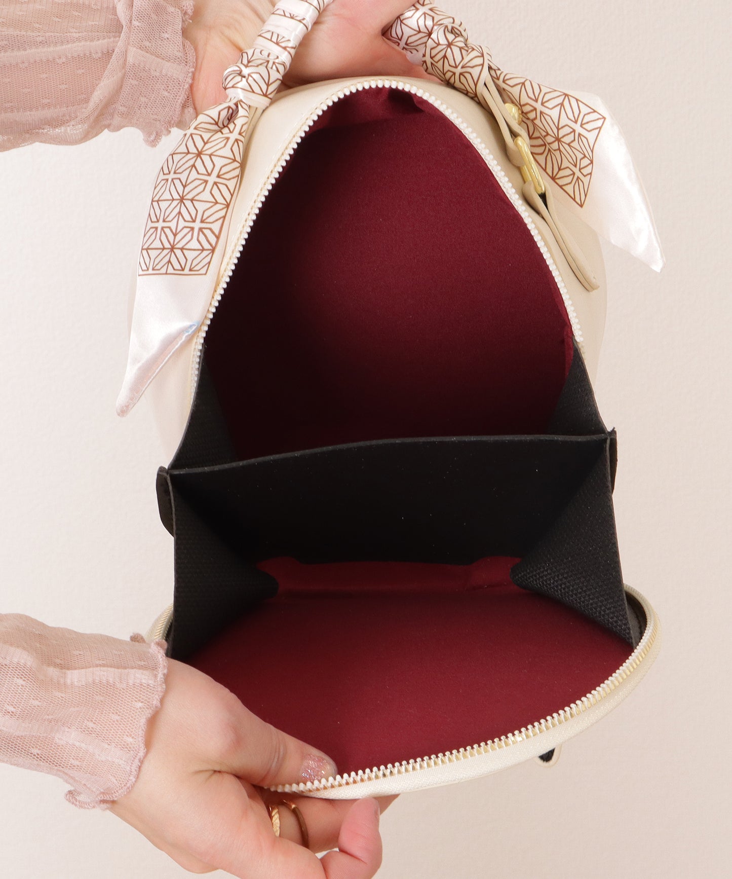 スカーフハンドル キルティング ラウンド チェーンショルダー バッグ