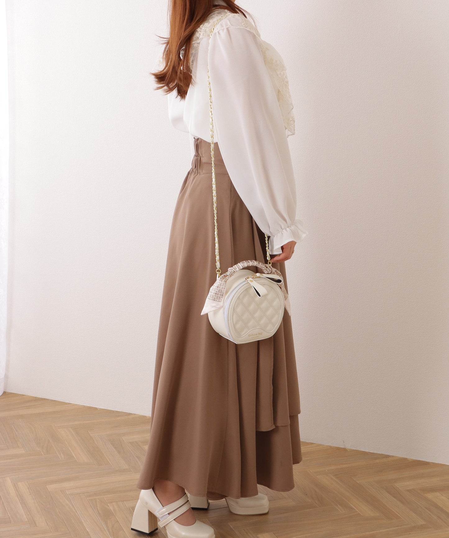 スカーフハンドル キルティング ラウンド チェーンショルダー バッグ