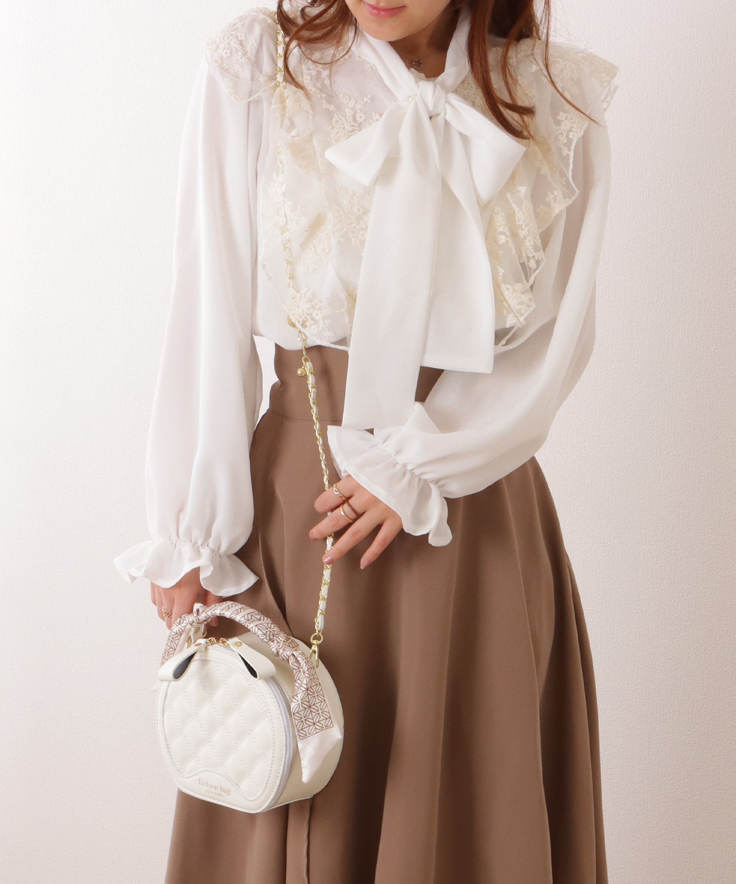 スカーフハンドル キルティング ラウンド チェーンショルダー バッグ