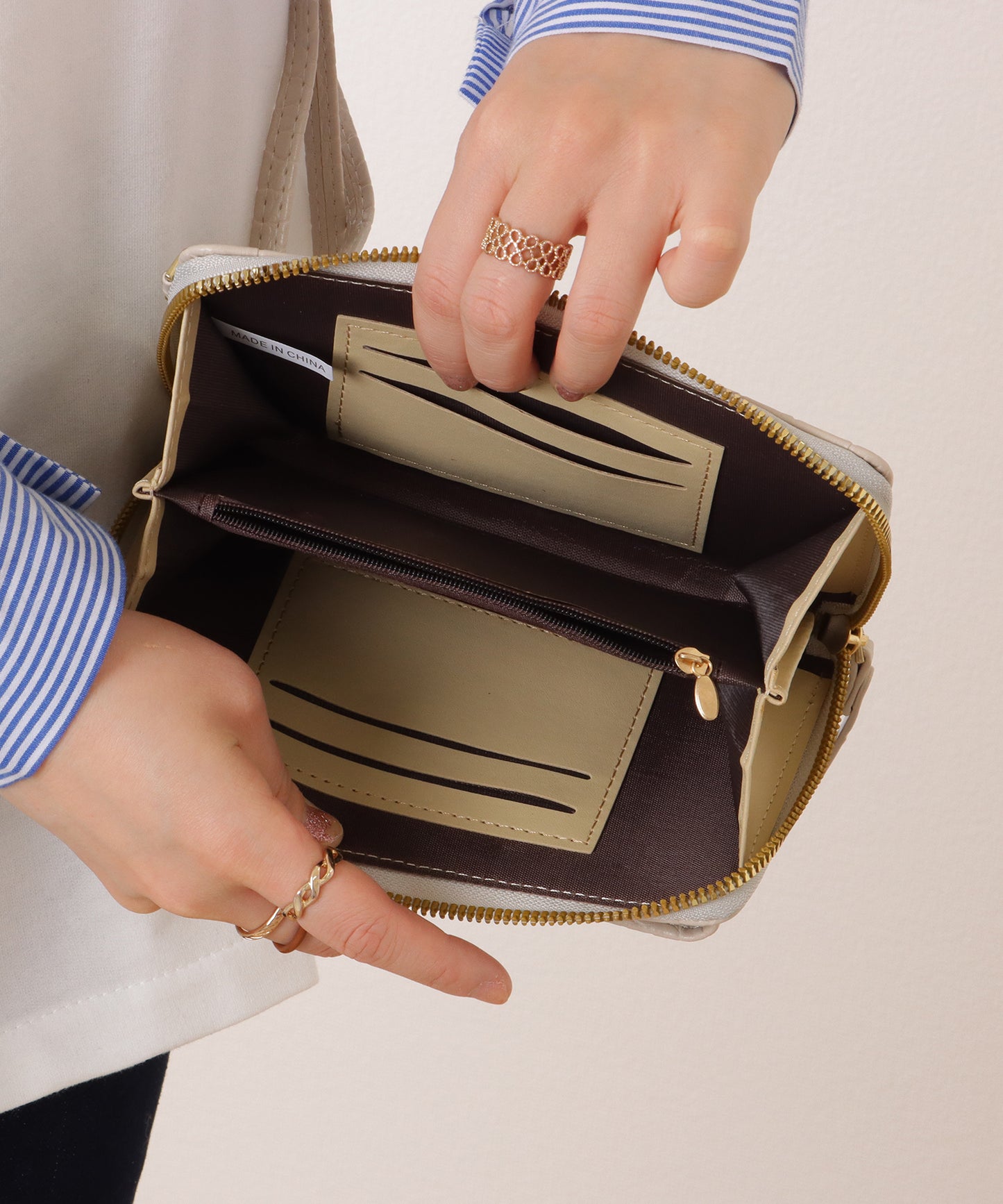 クロコダイル 型押し コンパクトショルダー ケース