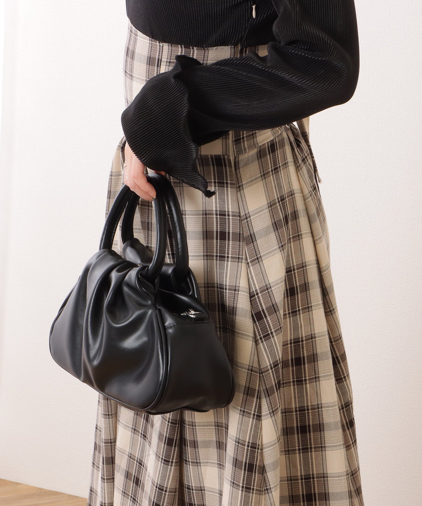 リング ハンドル タック ショルダー バッグ