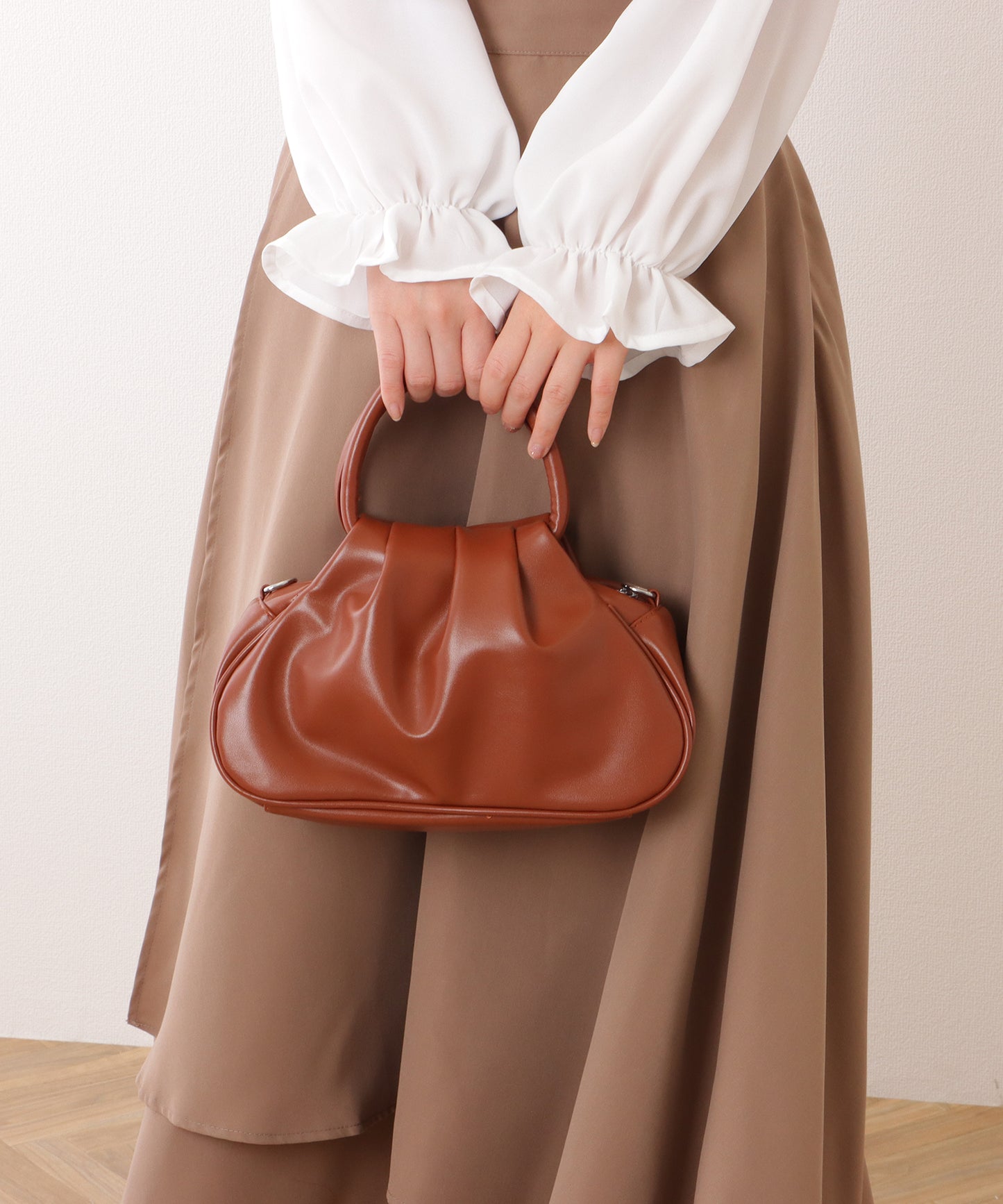 リング ハンドル タック ショルダー バッグ