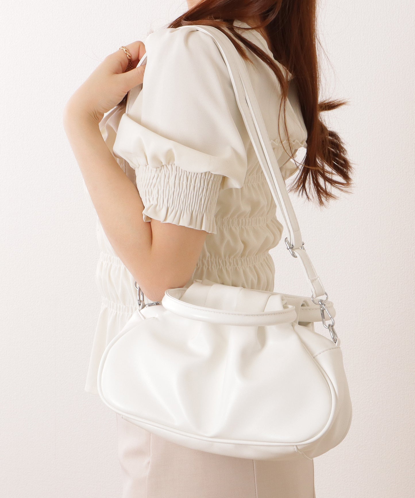 リング ハンドル タック ショルダー バッグ