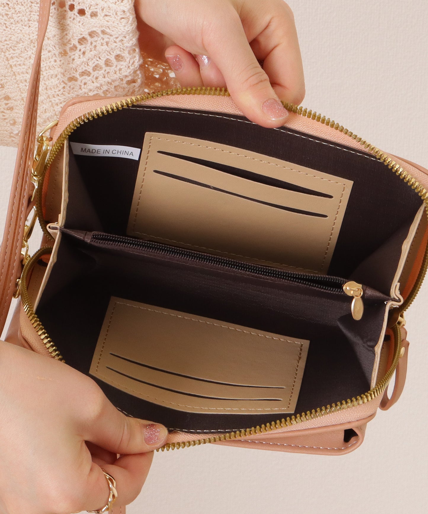 コンパクト スクエア ショルダー ウォレット