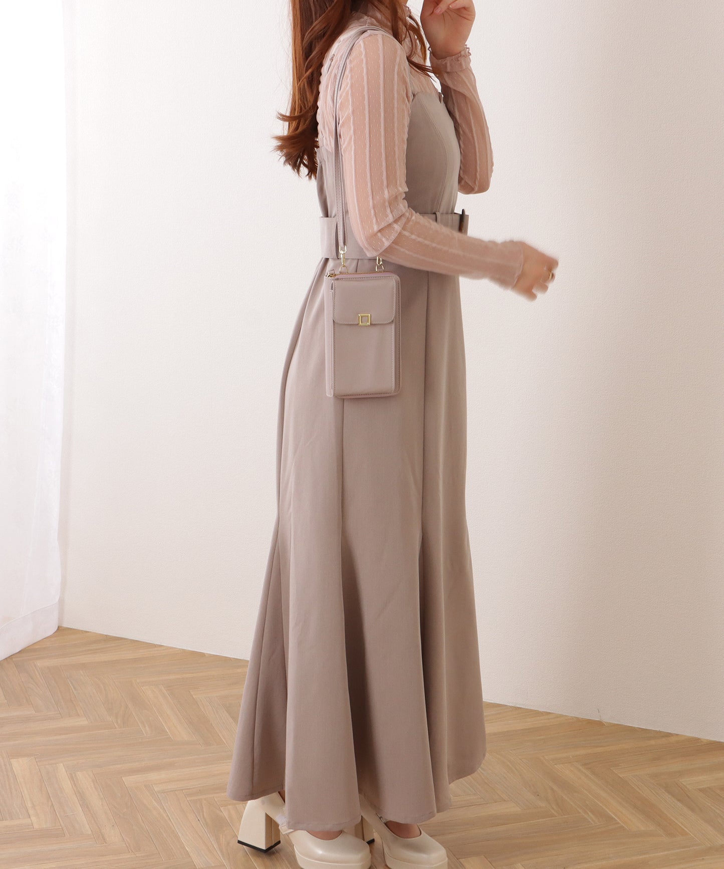 コンパクト スクエア ショルダー ウォレット