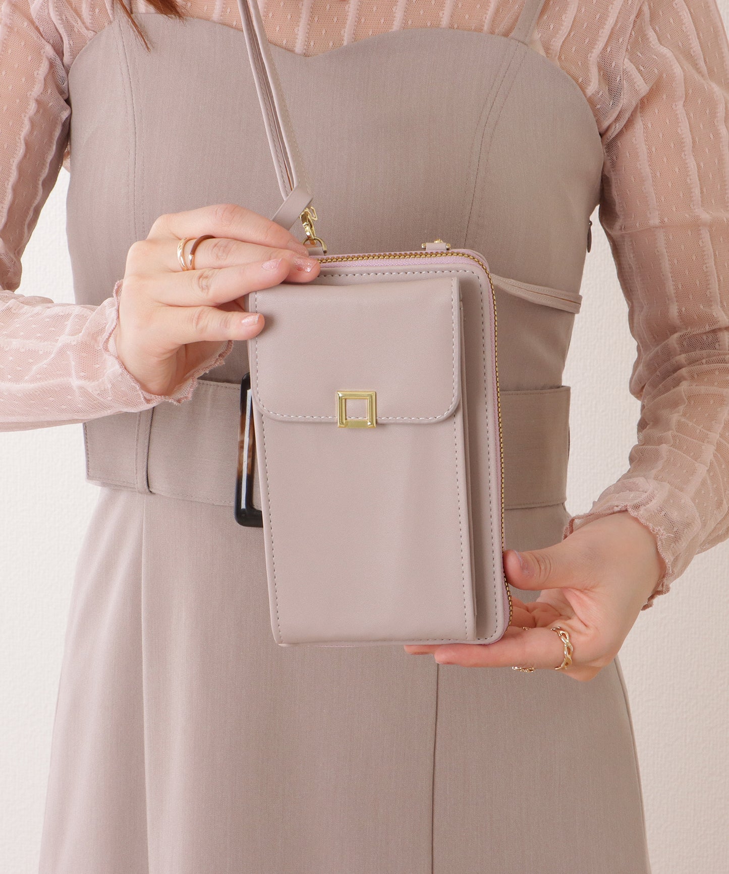 コンパクト スクエア ショルダー ウォレット