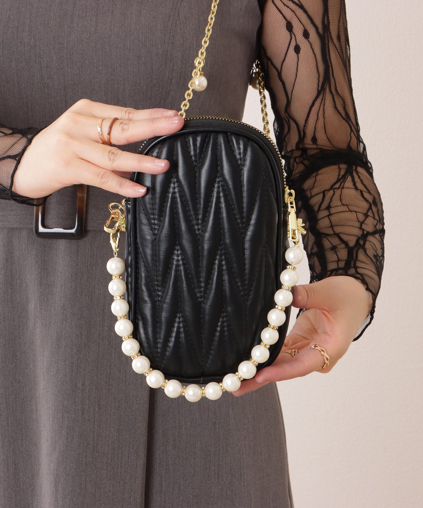 パール チェーン コンパクト キルティング バッグ