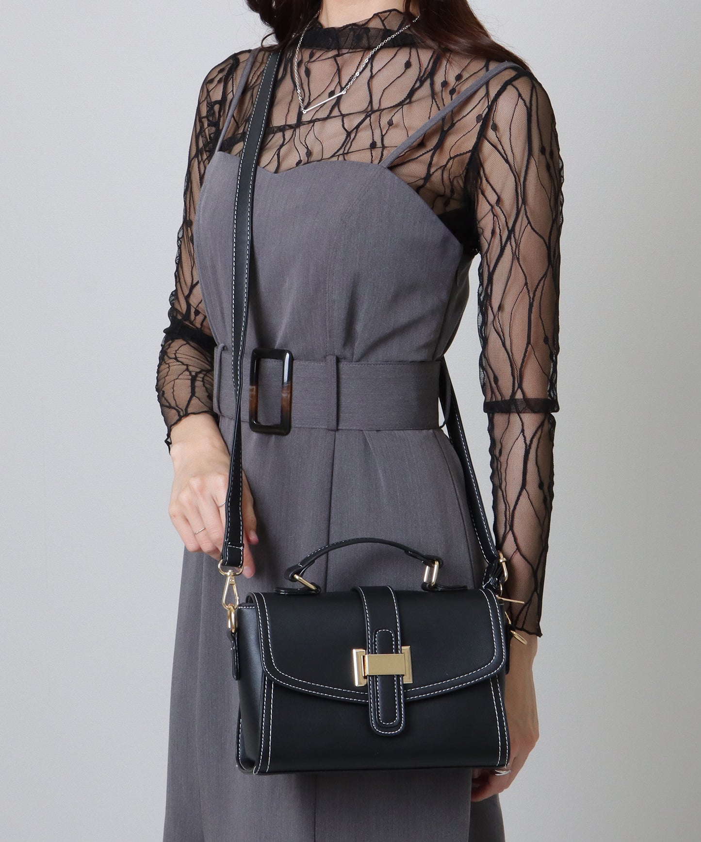 レザー調 コンパクト ステッチ ショルダー バッグ