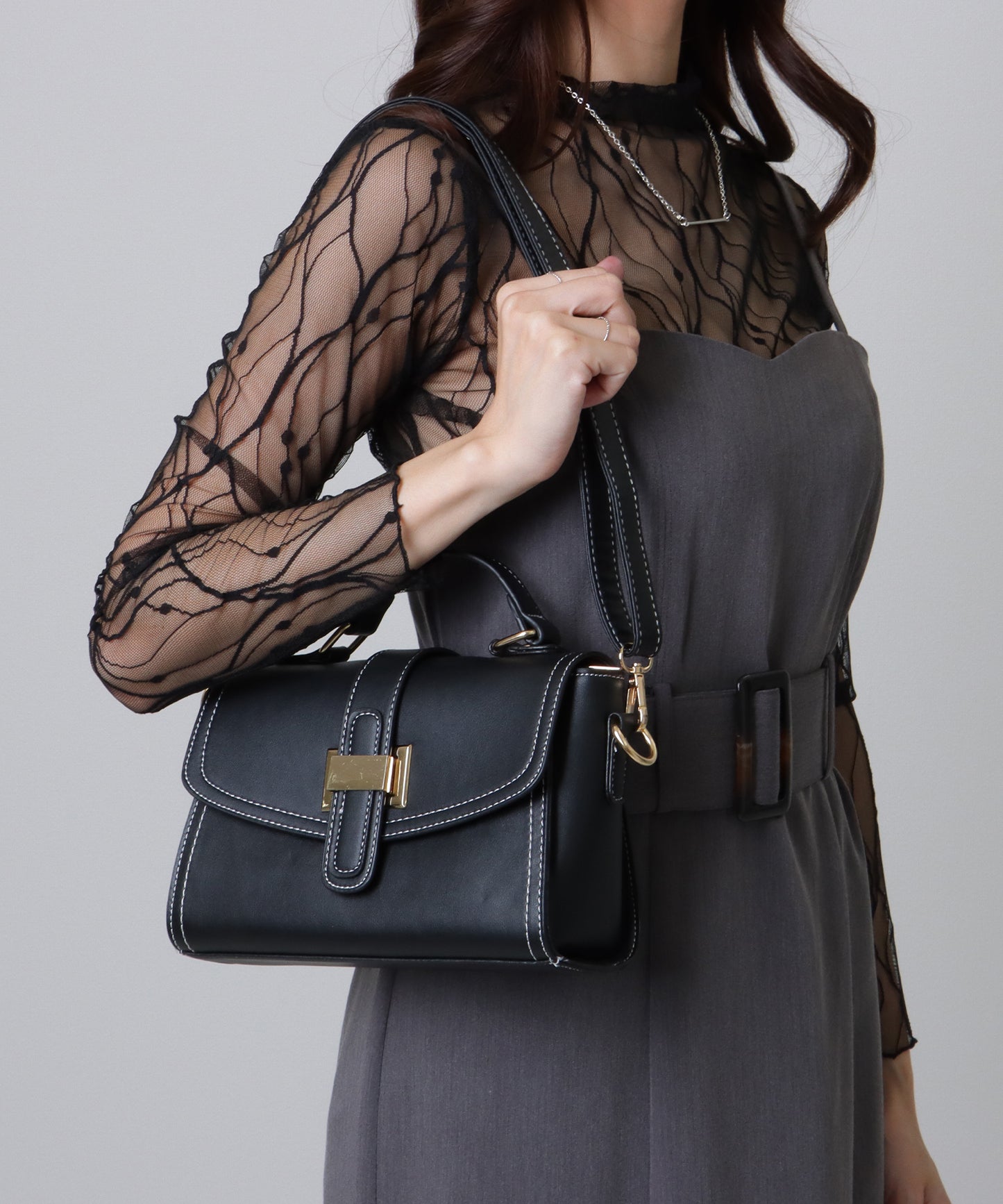 レザー調 コンパクト ステッチ ショルダー バッグ