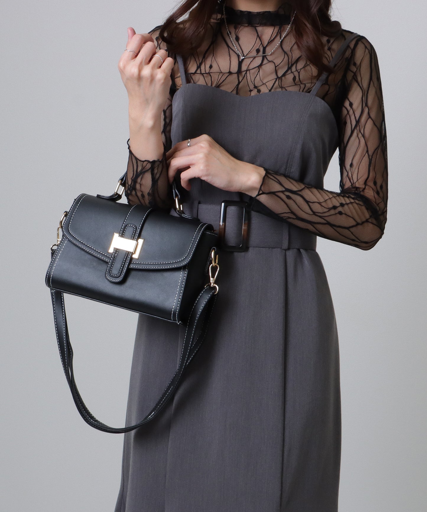 レザー調 コンパクト ステッチ ショルダー バッグ