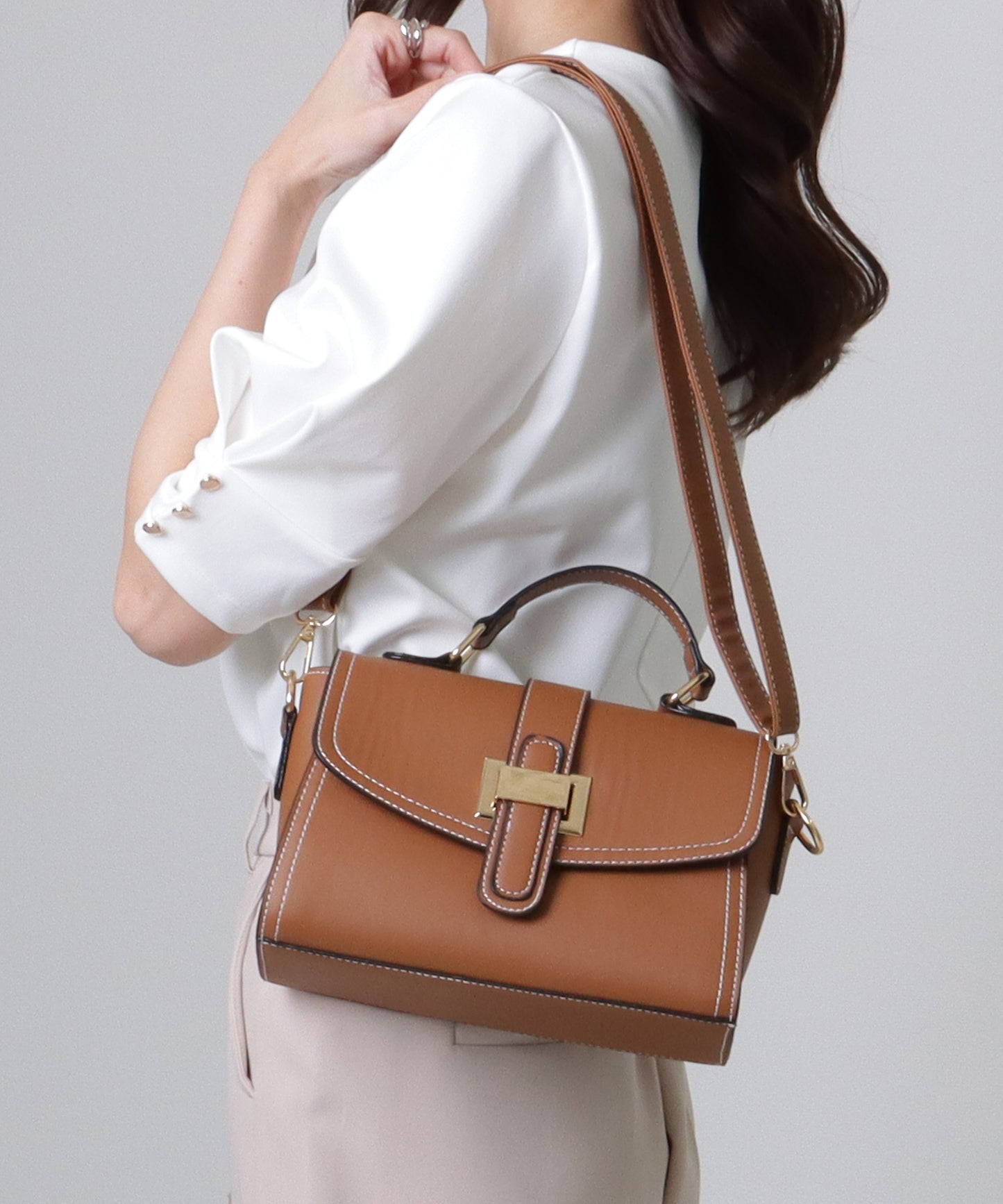 レザー調 コンパクト ステッチ ショルダー バッグ