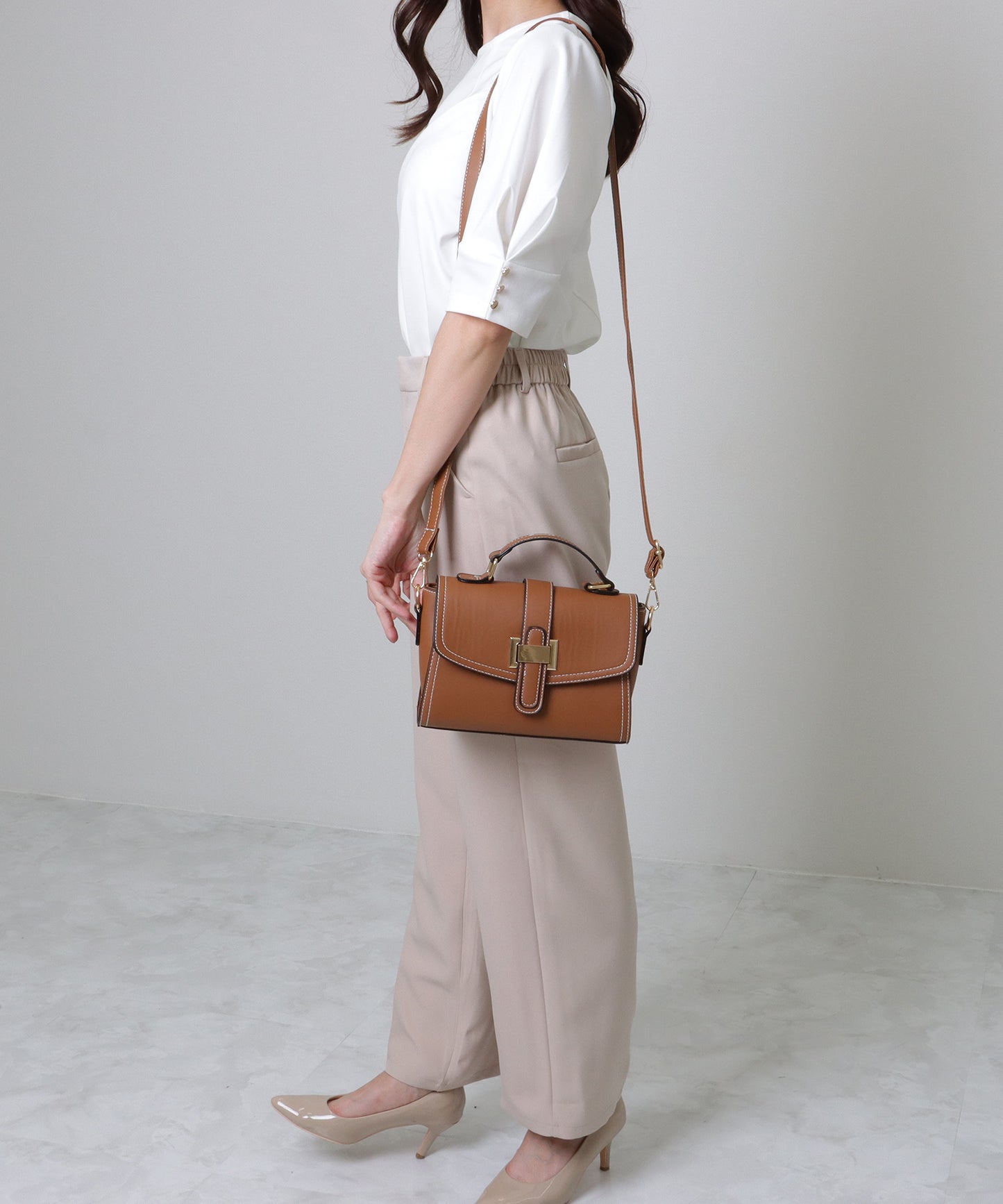 レザー調 コンパクト ステッチ ショルダー バッグ