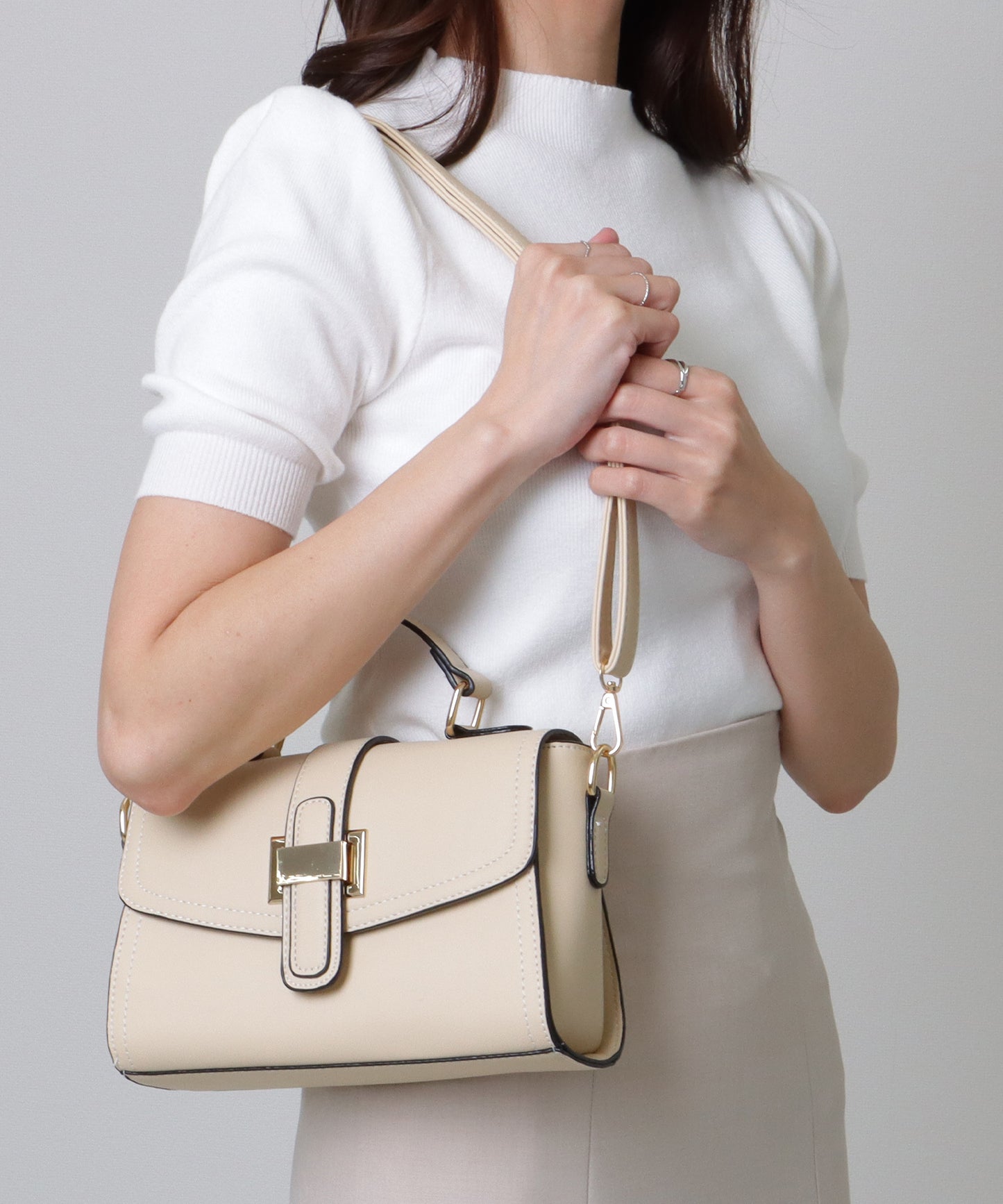 レザー調 コンパクト ステッチ ショルダー バッグ