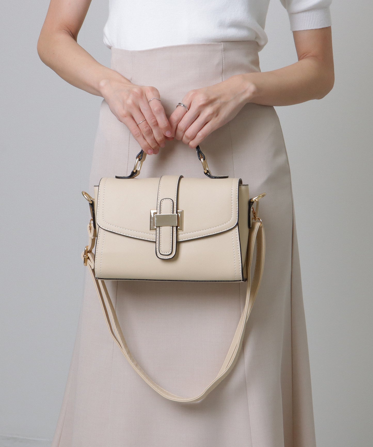 レザー調 コンパクト ステッチ ショルダー バッグ