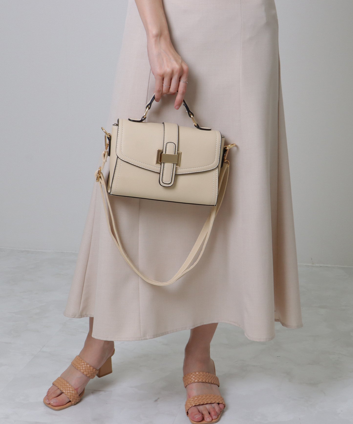 レザー調 コンパクト ステッチ ショルダー バッグ