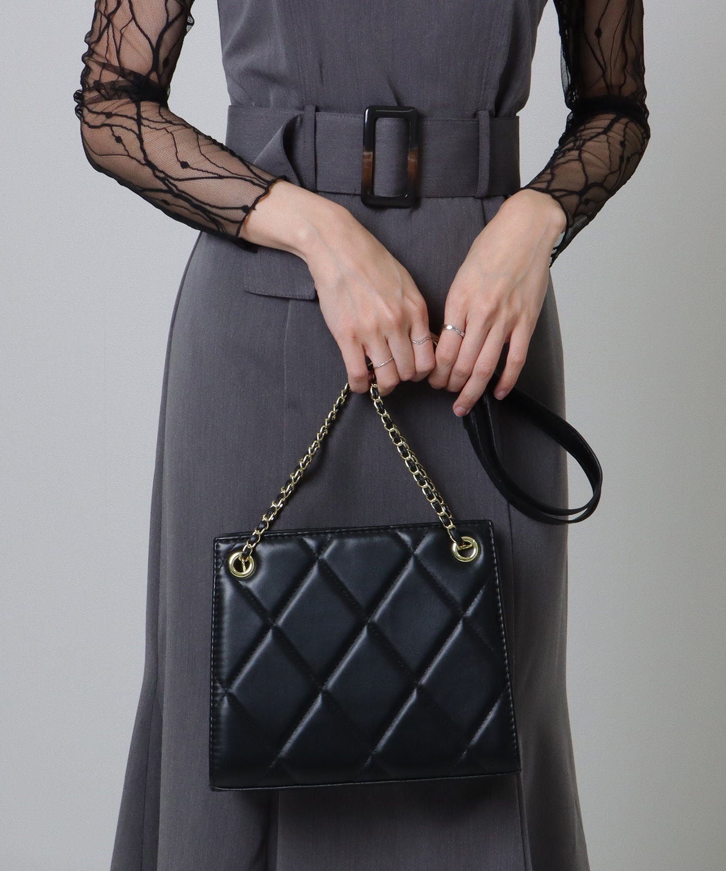 レザー調 スクエア キルティング チェーン バッグ