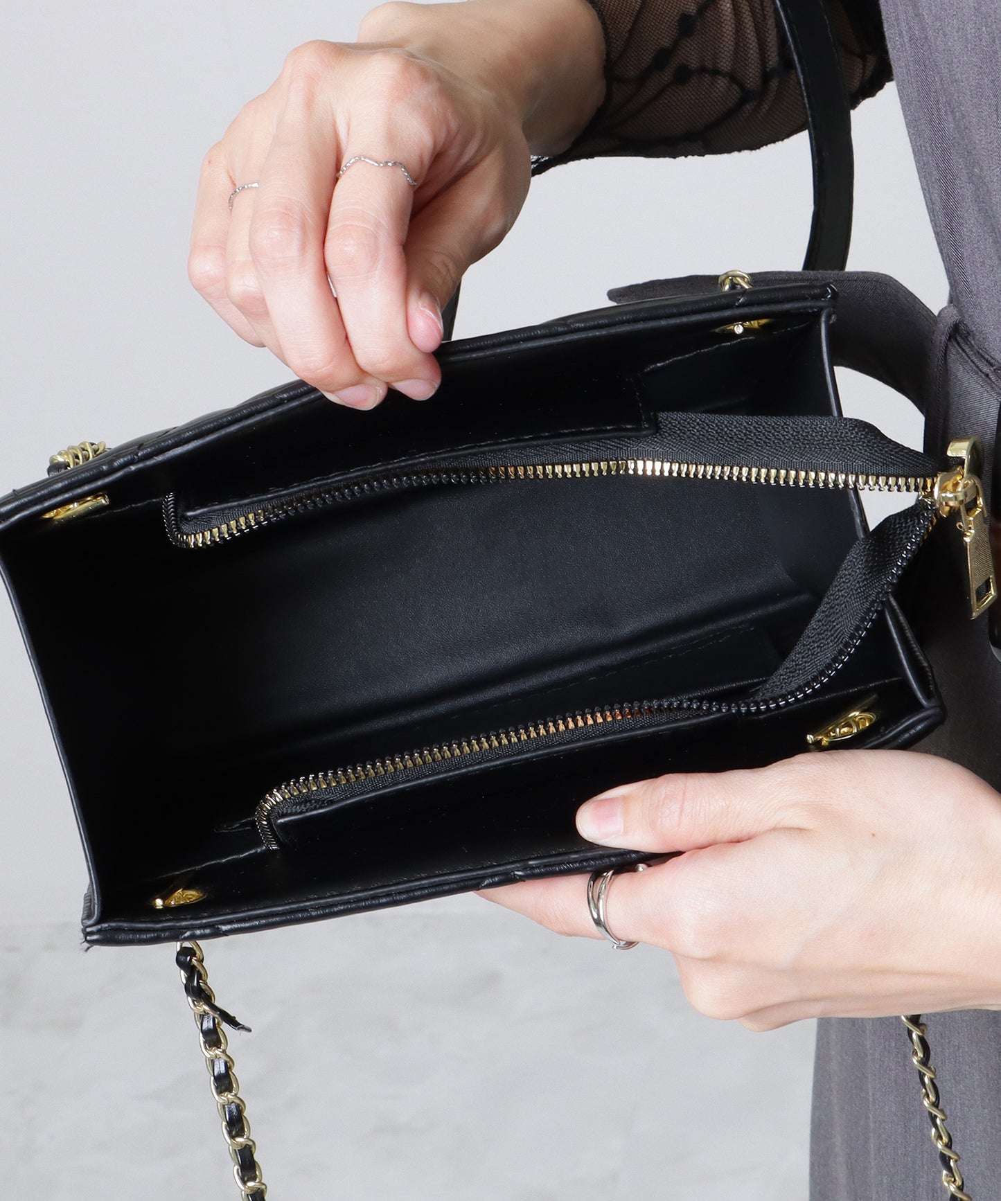 レザー調 スクエア キルティング チェーン バッグ