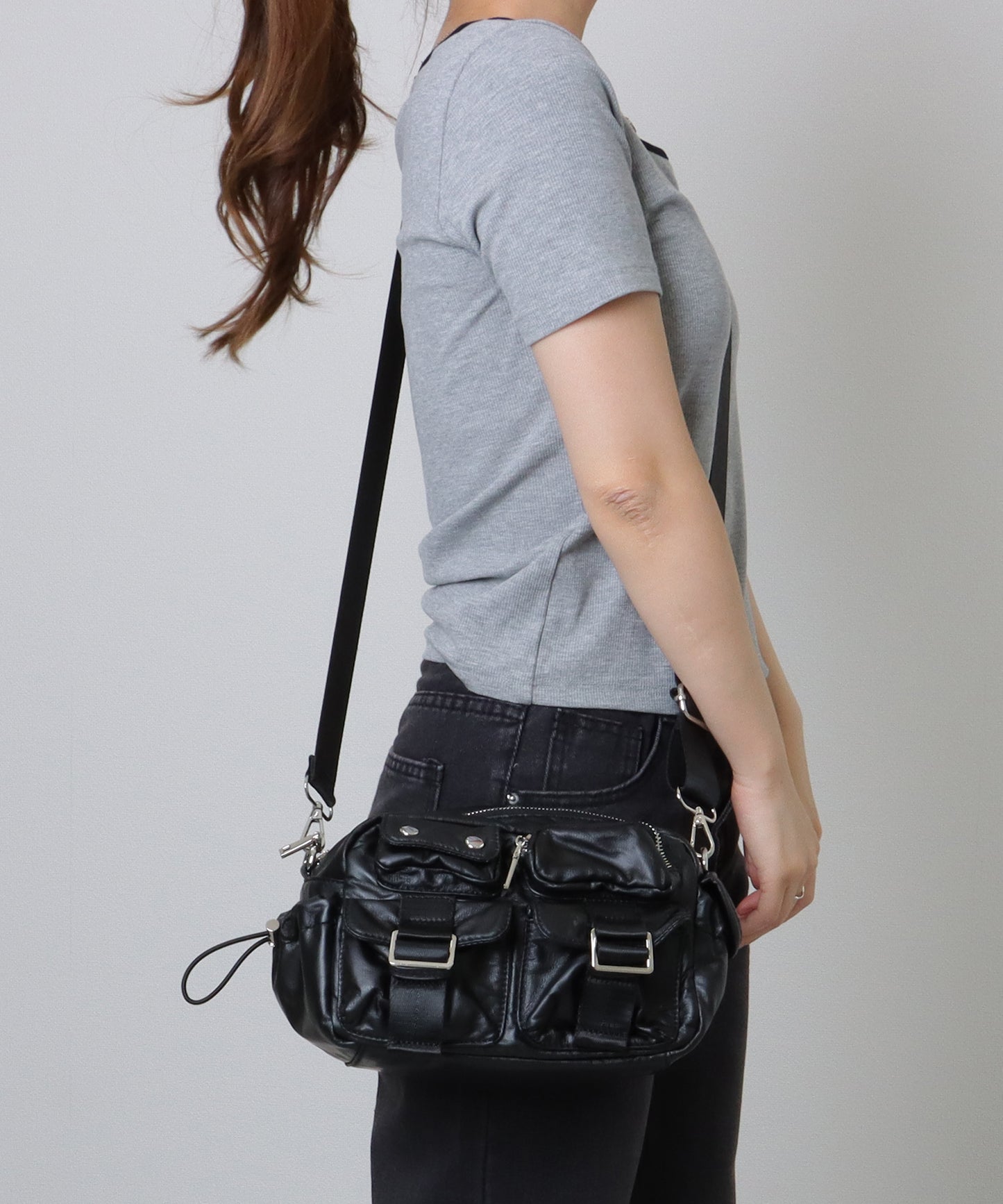 多ポケット スクエア コンパクト ショルダーバッグ