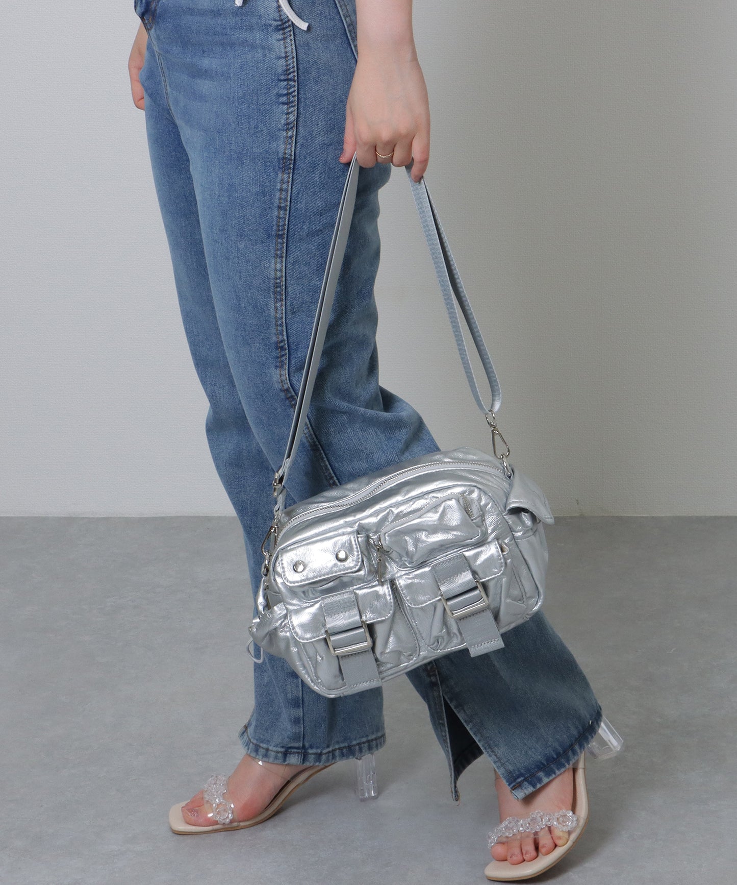 多ポケット スクエア コンパクト ショルダーバッグ