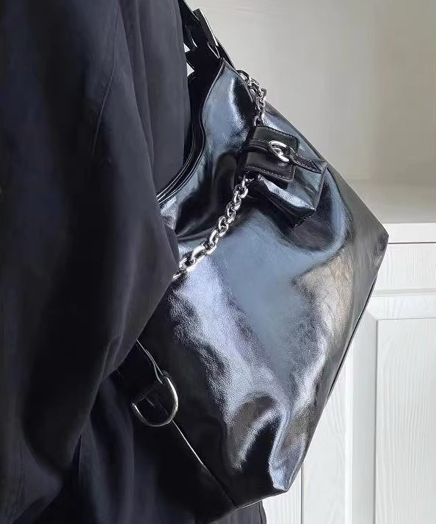 ミニポーチ付き スクエア チェーン ショルダーバッグ