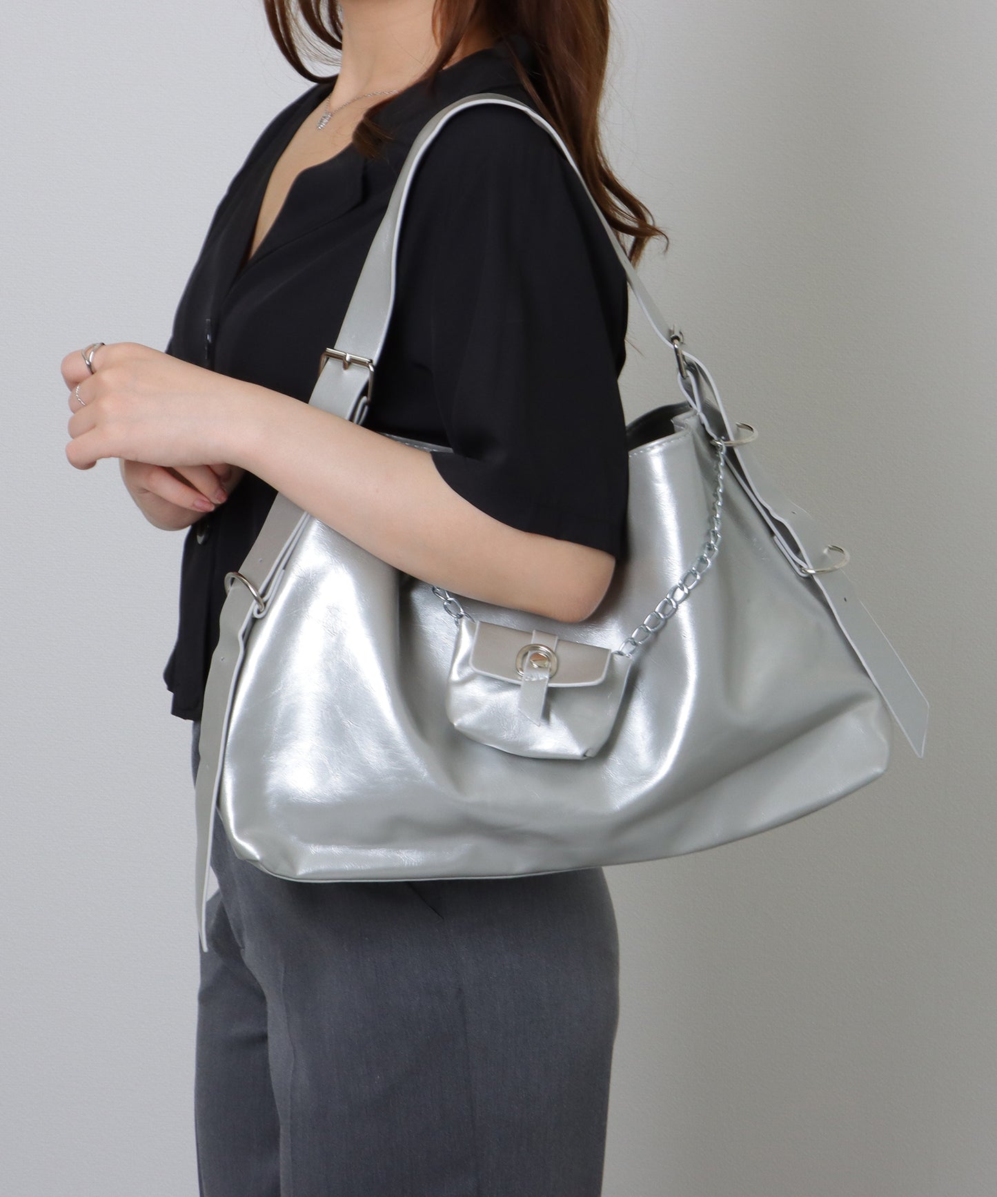 ミニポーチ付き スクエア チェーン ショルダーバッグ