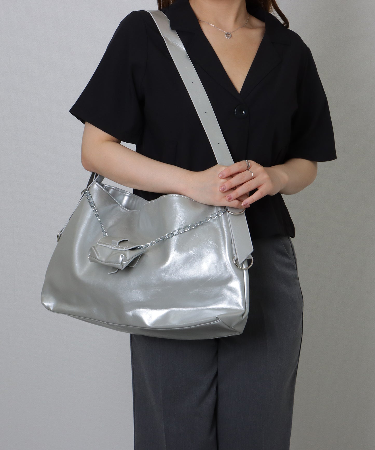 ミニポーチ付き スクエア チェーン ショルダーバッグ