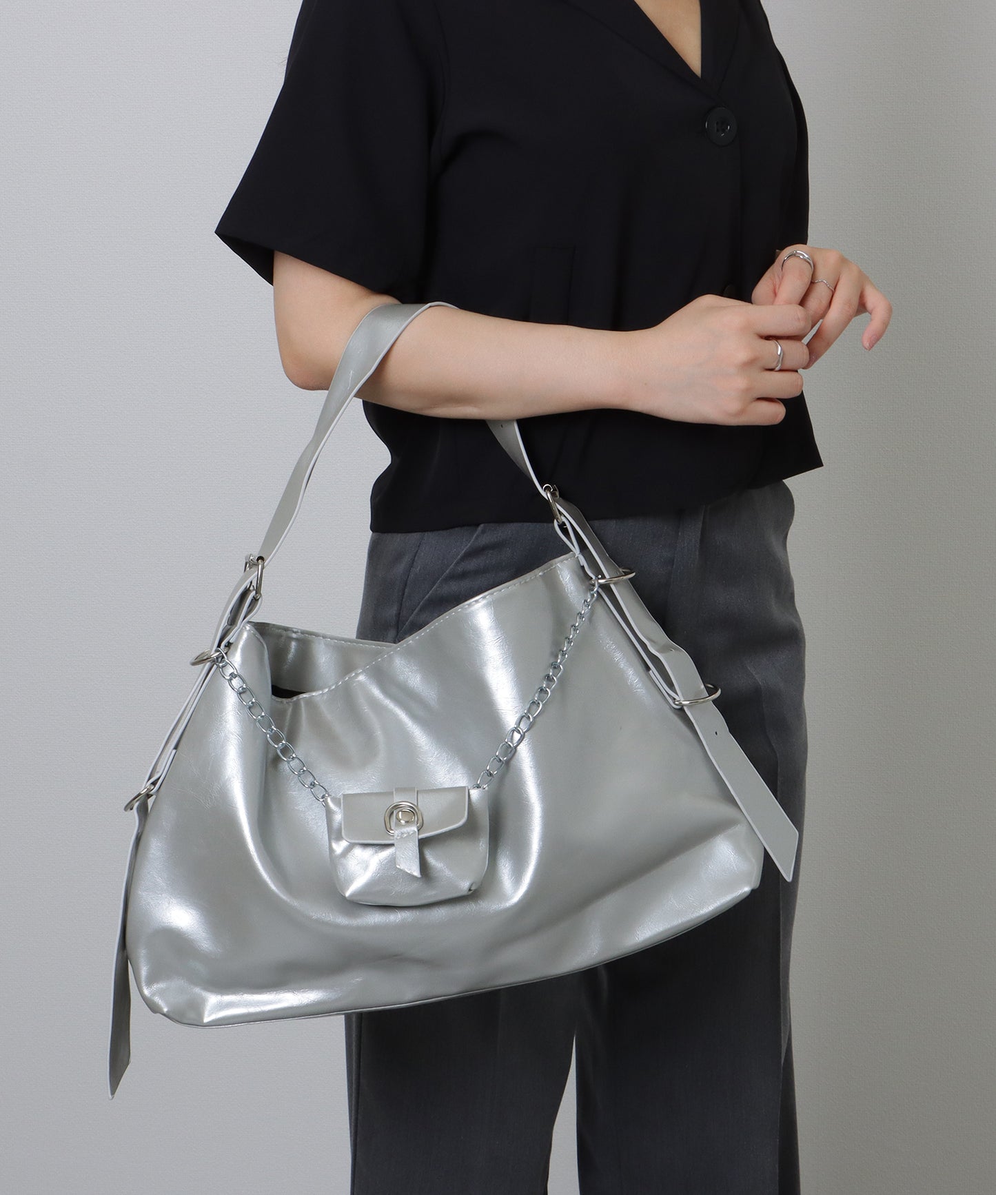 ミニポーチ付き スクエア チェーン ショルダーバッグ