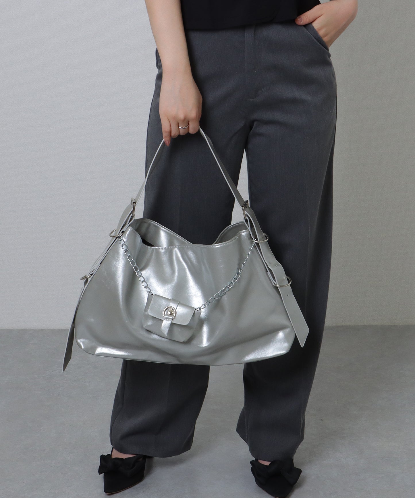 ミニポーチ付き スクエア チェーン ショルダーバッグ