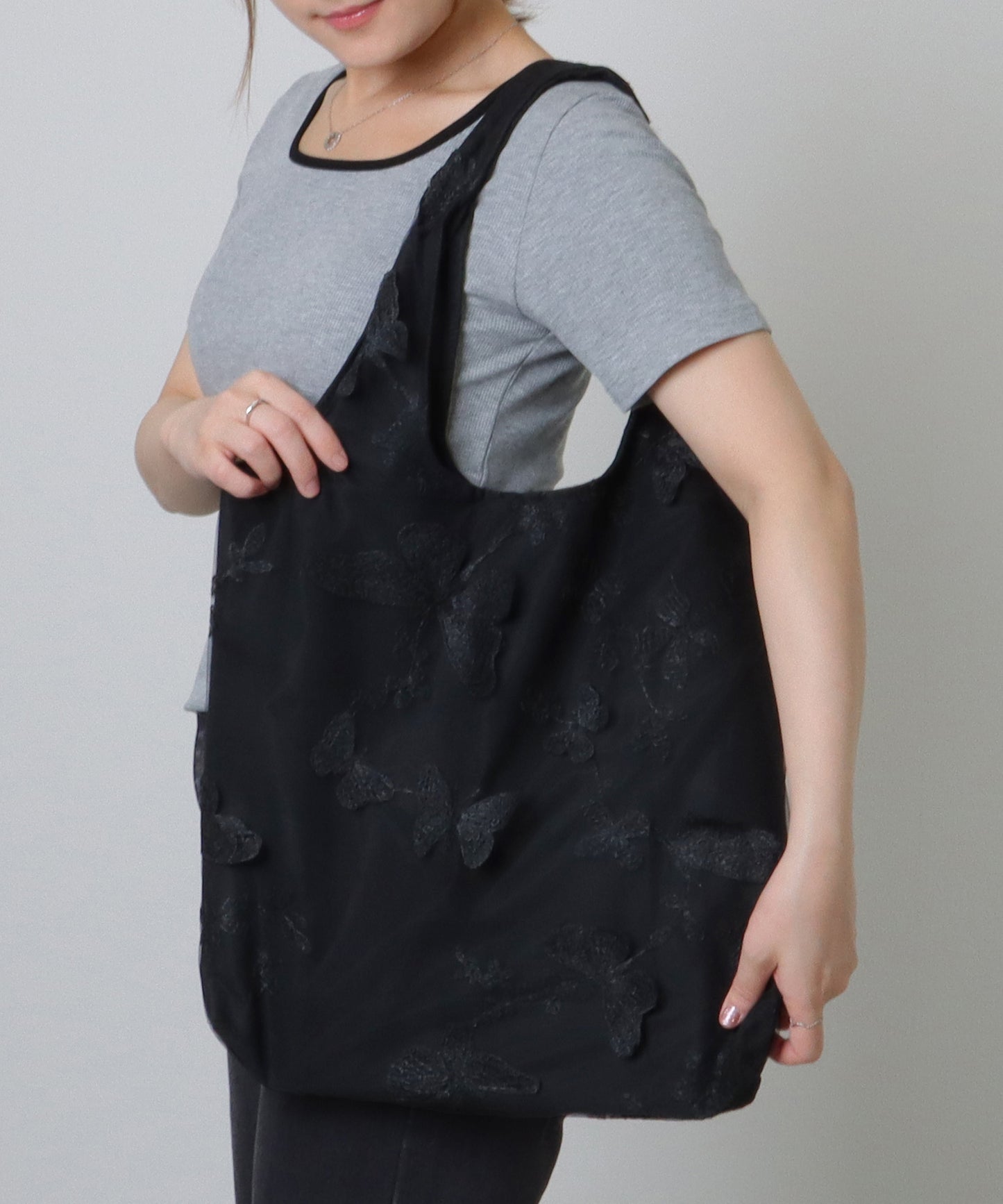 シアー レイヤード 刺繍モチーフ付き ソフト ショルダーバッグ