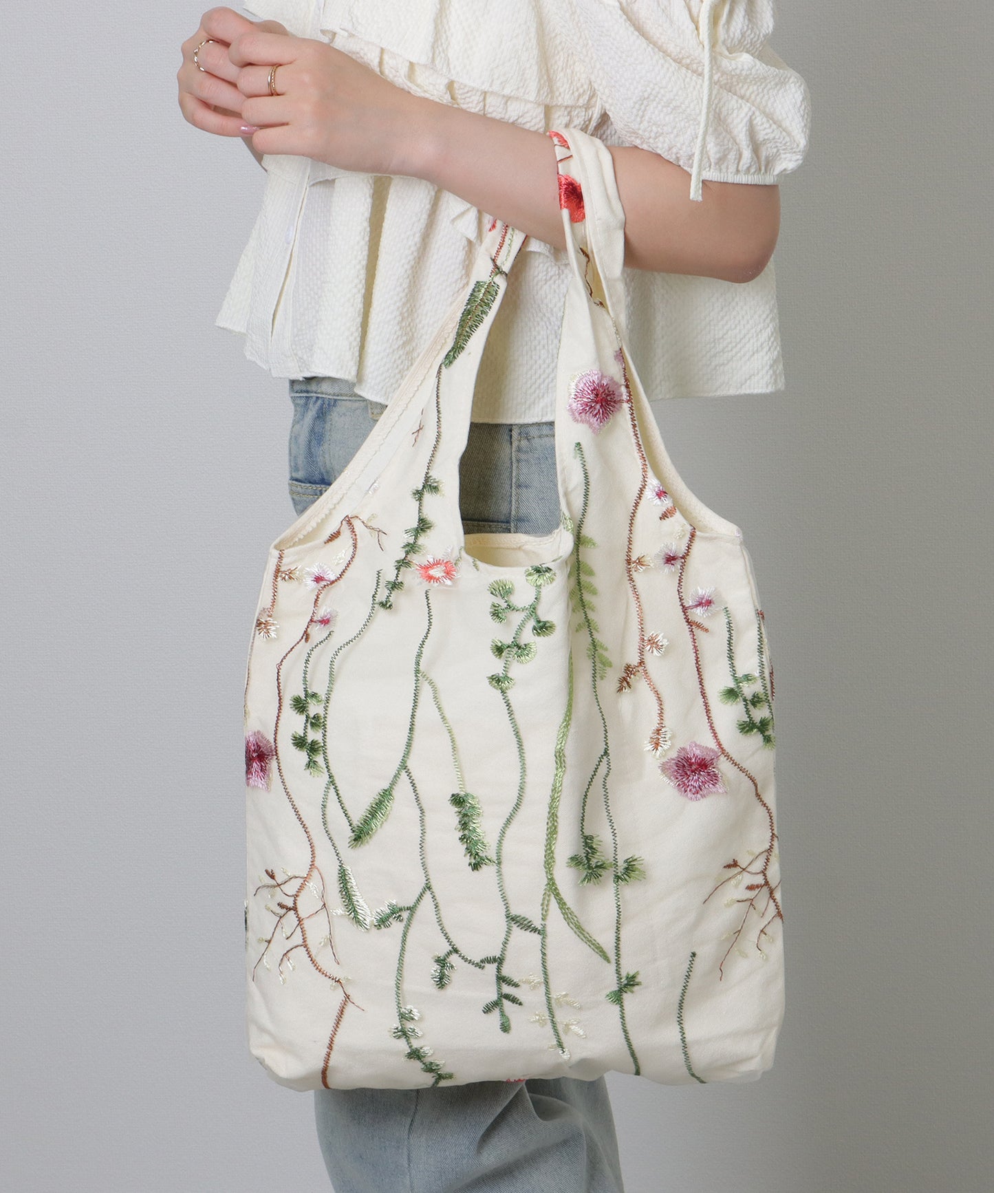 シアー レイヤード 刺繍モチーフ付き ソフト ショルダーバッグ