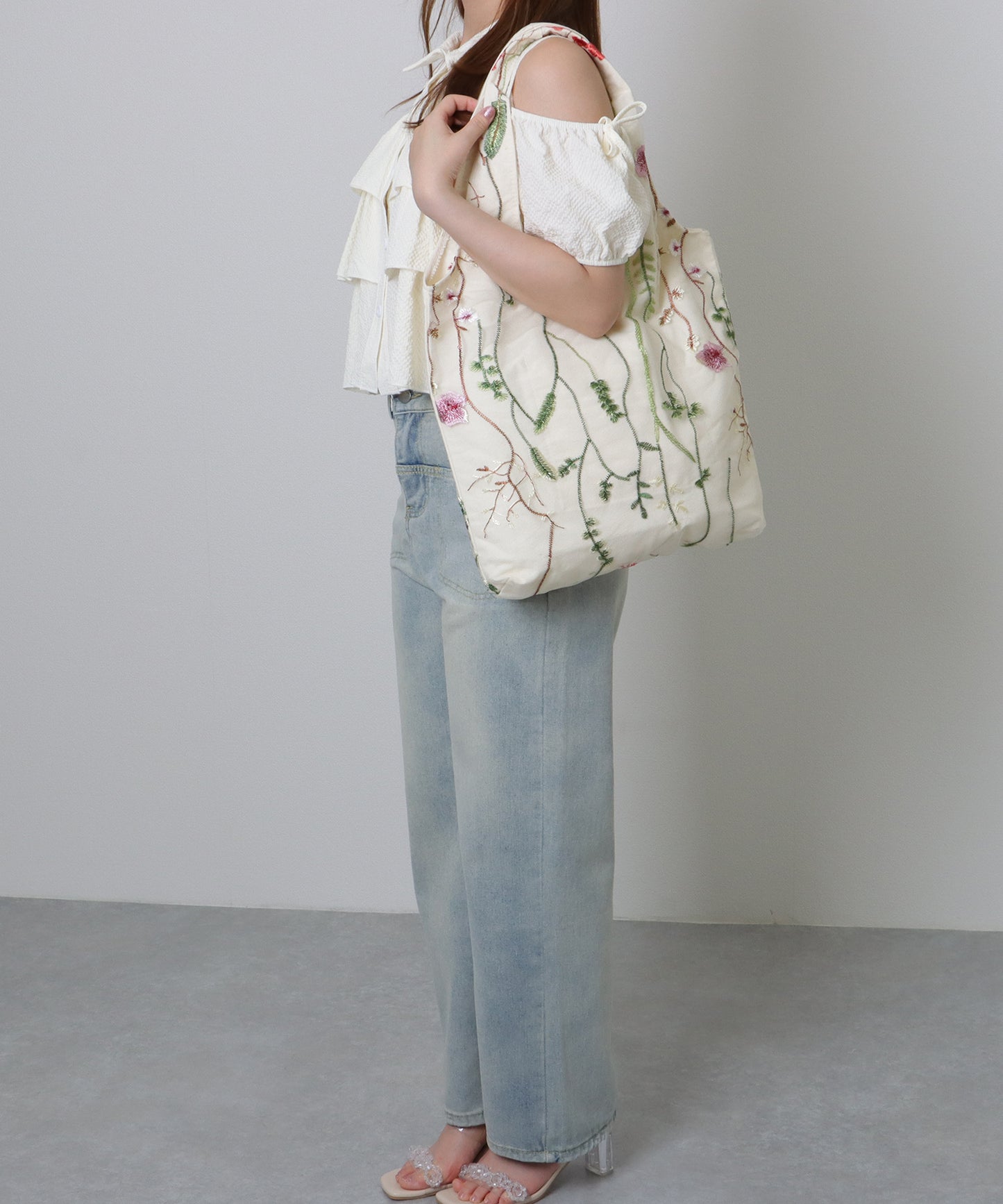 シアー レイヤード 刺繍モチーフ付き ソフト ショルダーバッグ