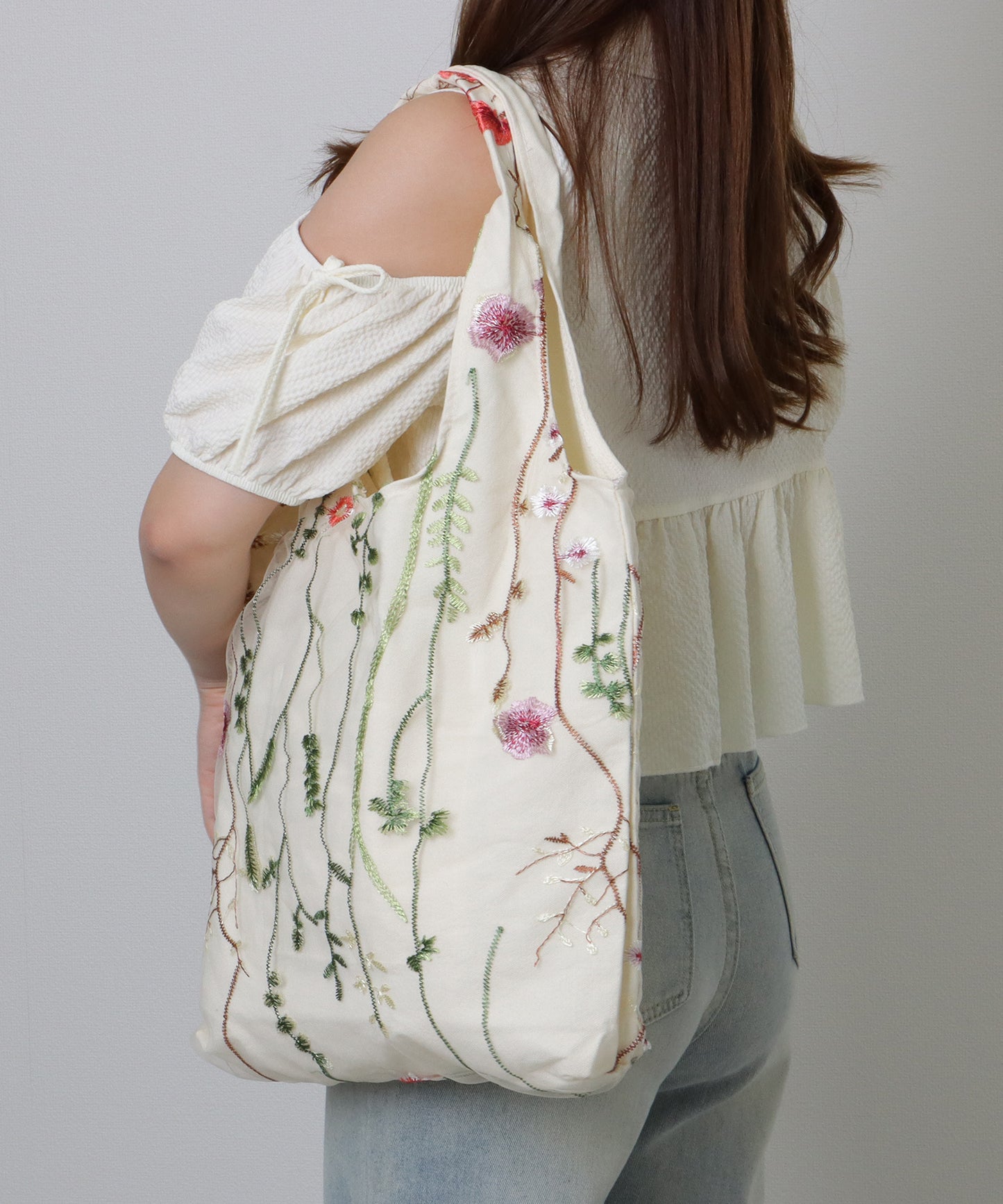 シアー レイヤード 刺繍モチーフ付き ソフト ショルダーバッグ