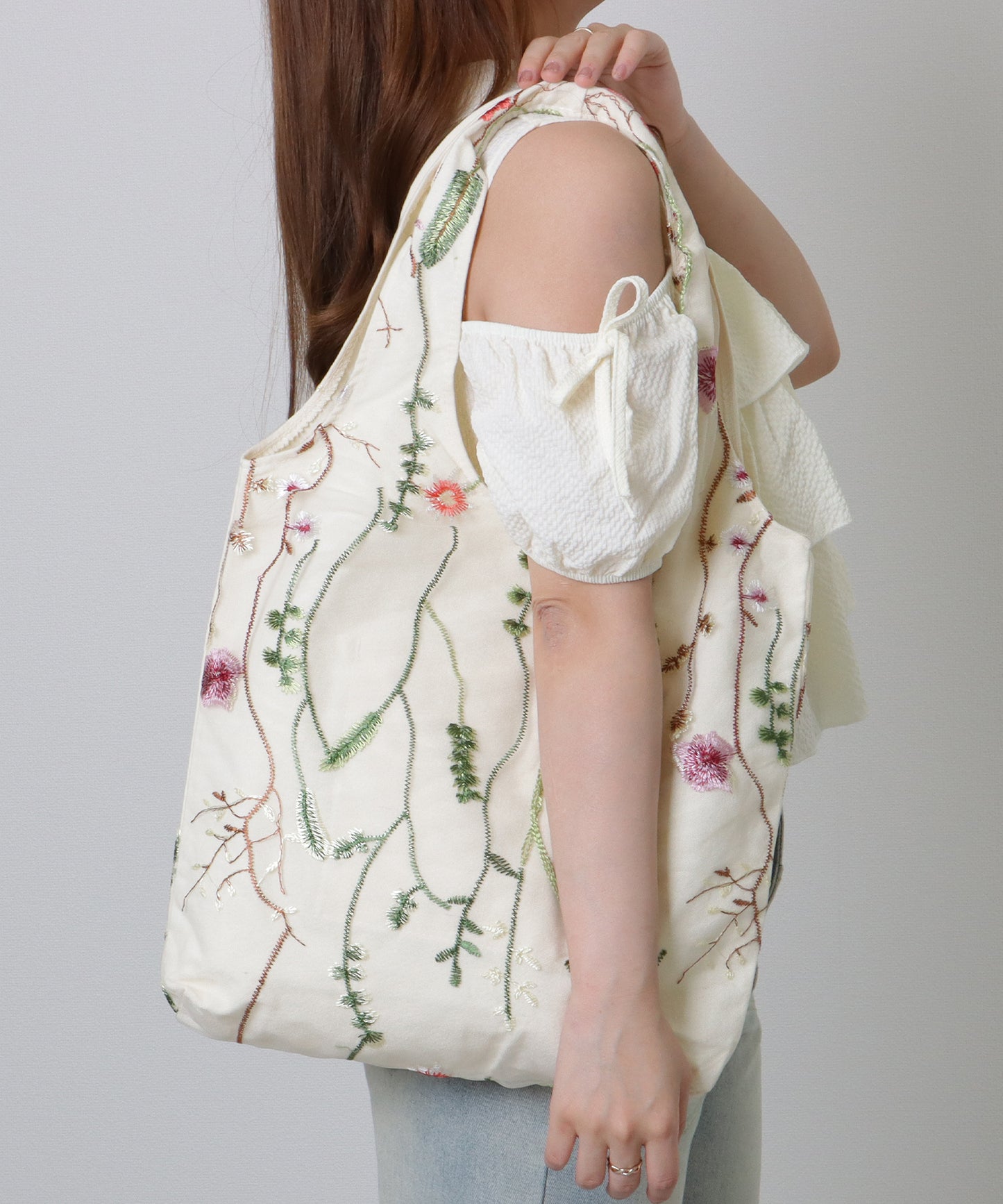 シアー レイヤード 刺繍モチーフ付き ソフト ショルダーバッグ