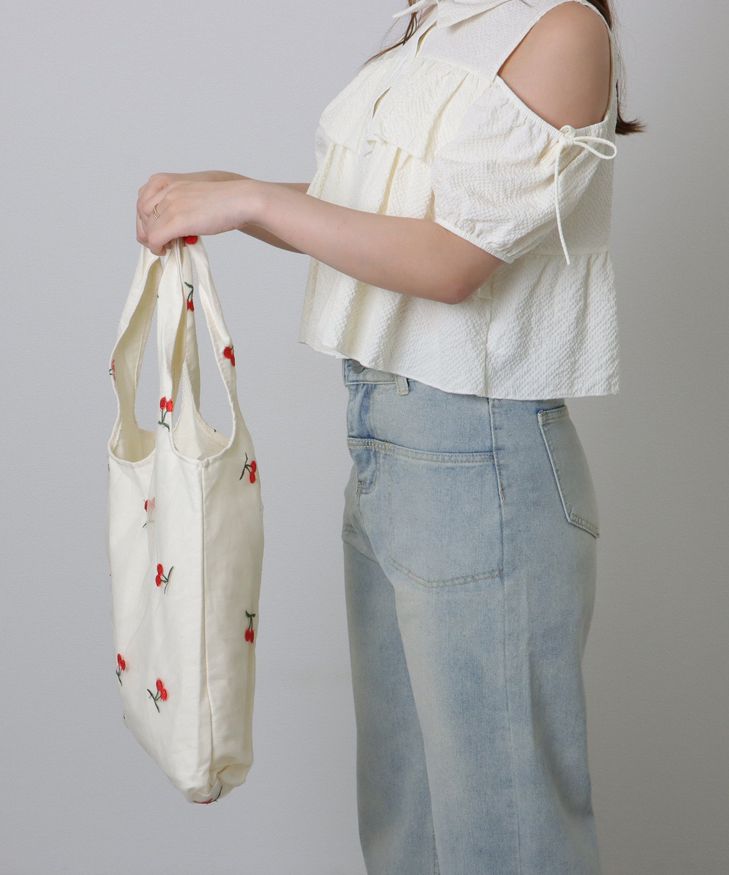 シアー レイヤード 刺繍モチーフ付き ソフト ショルダーバッグ