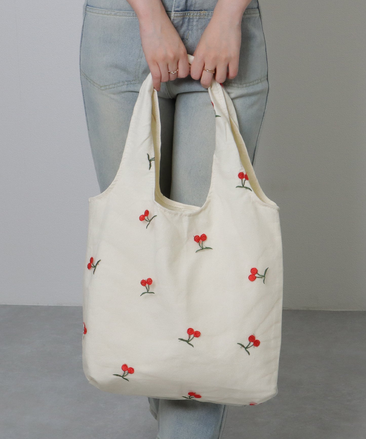 シアー レイヤード 刺繍モチーフ付き ソフト ショルダーバッグ