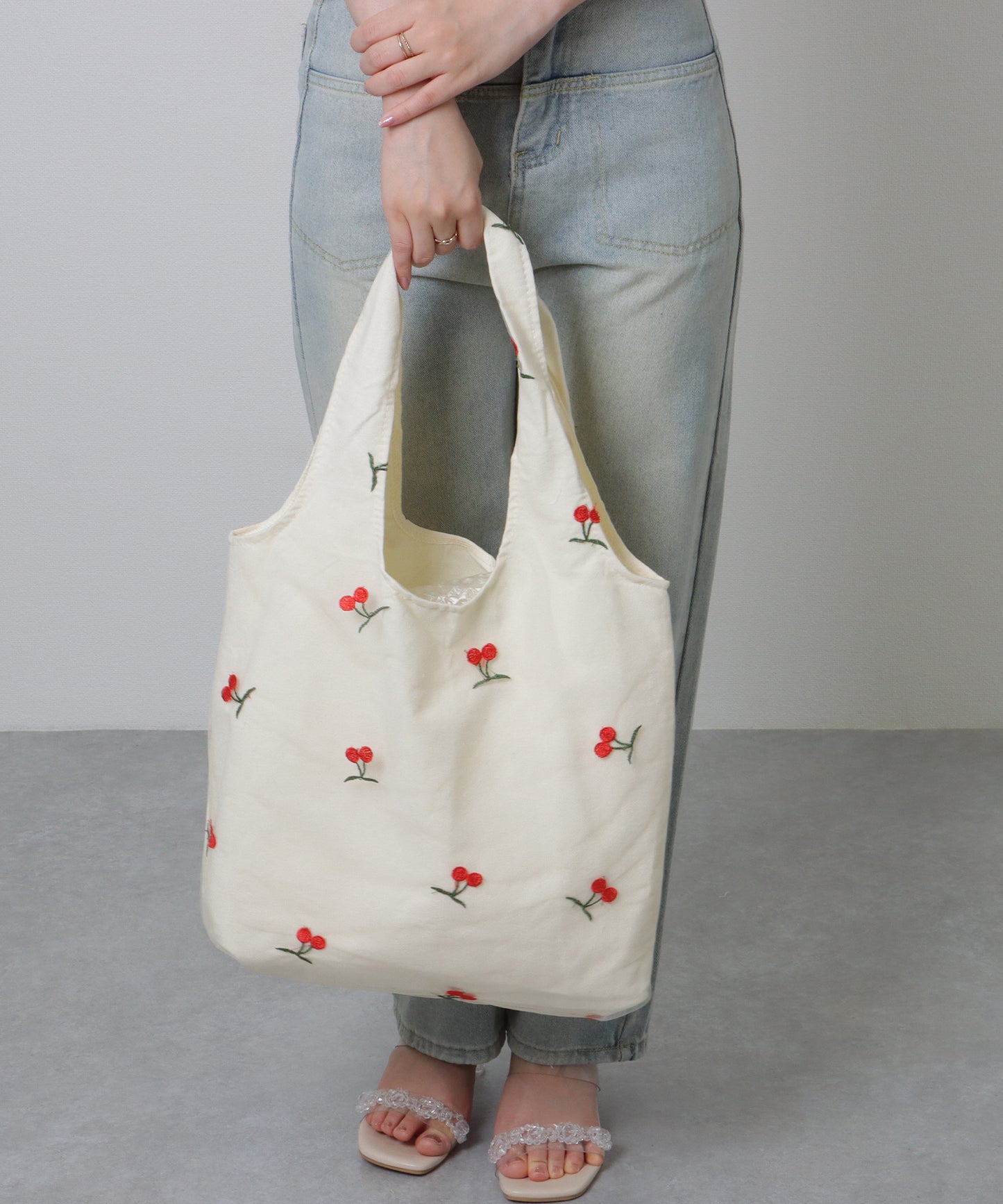 シアー レイヤード 刺繍モチーフ付き ソフト ショルダーバッグ