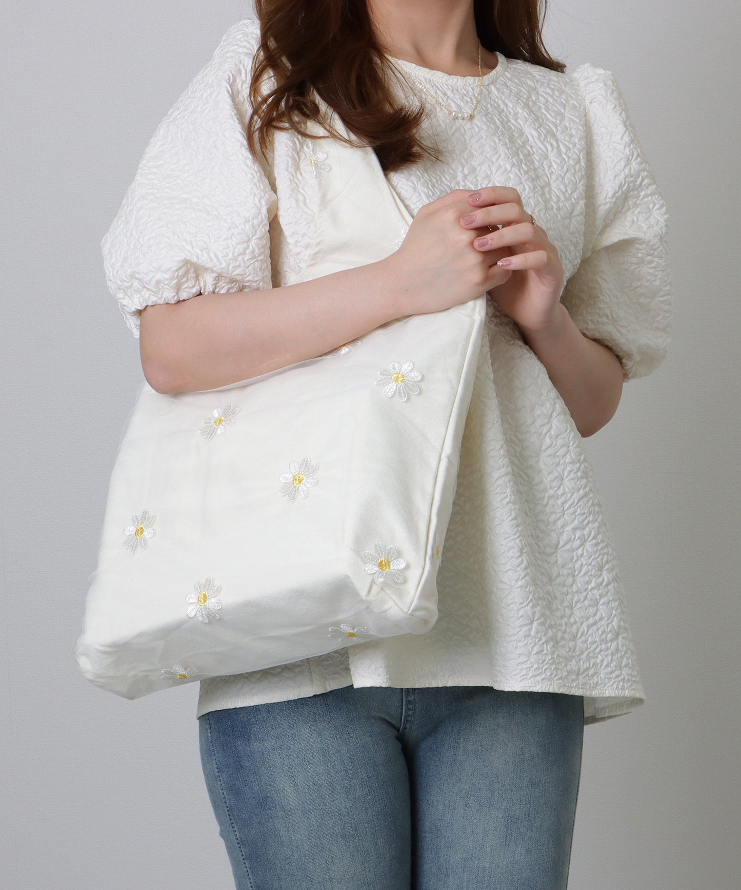 シアー レイヤード 刺繍モチーフ付き ソフト ショルダーバッグ