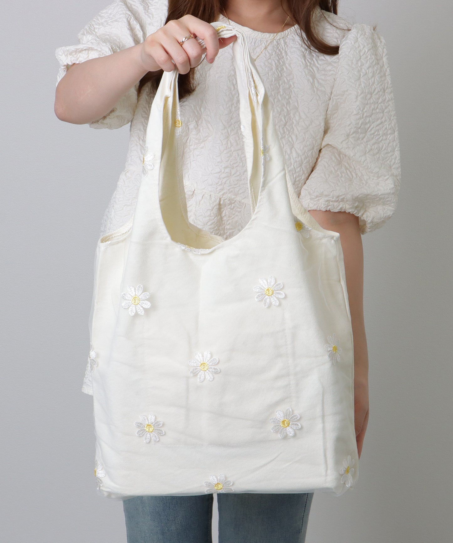 シアー レイヤード 刺繍モチーフ付き ソフト ショルダーバッグ